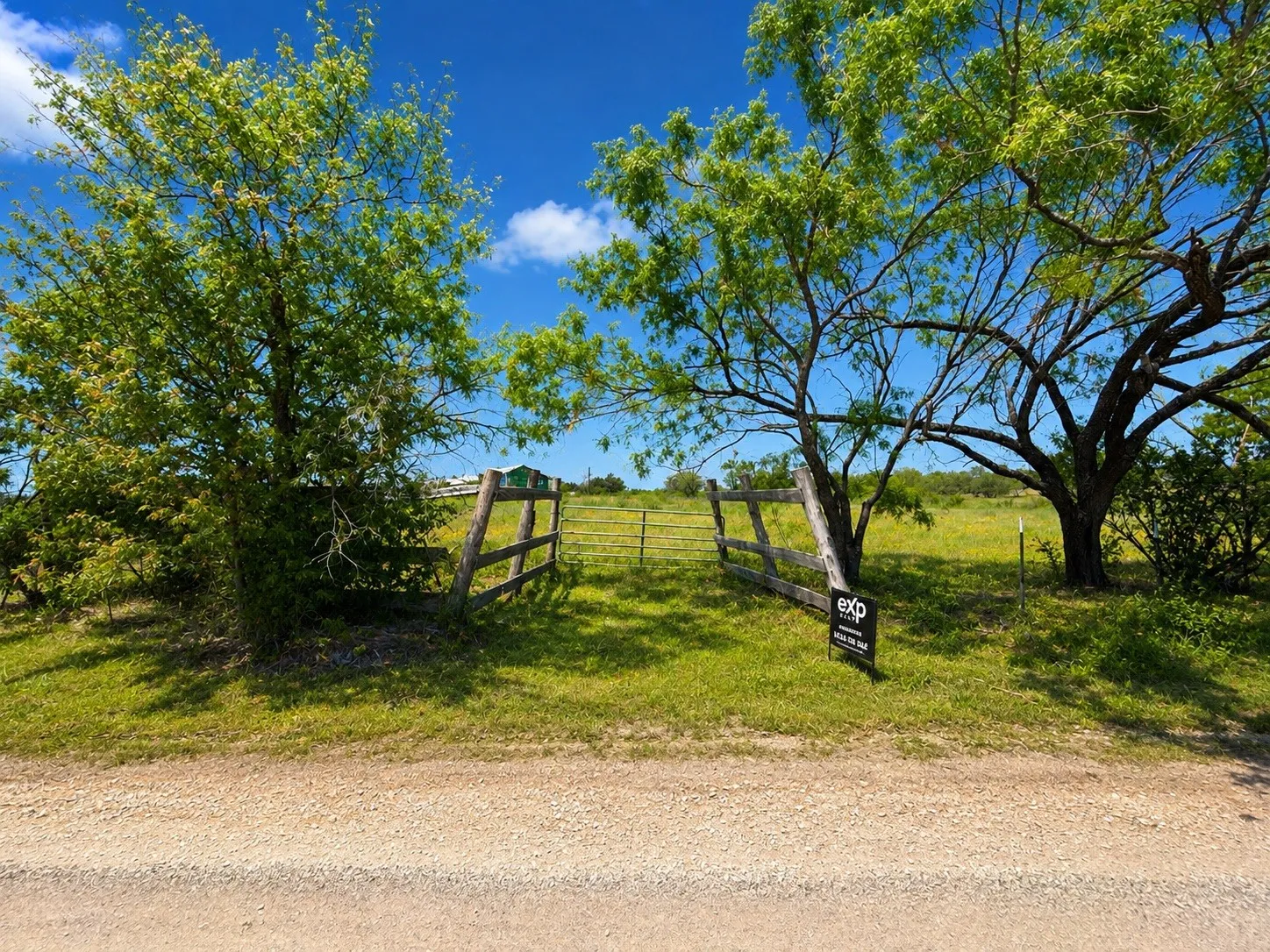 Unimproved Land For Sale in Kaufman County , 14197 County Road 4054, Kemp, Texas 75143, 0, 0, Garage spaces, 0 Sqft, built in 0, mls#21354710, Real Estate Agent in Kemp, Homes For Sale in Kaufman county, Homes For Sale in Kemp, Realtor in Kemp Texas, Real Estate Brokerage Independent Realty Texas, Luminita Cordes Realtor