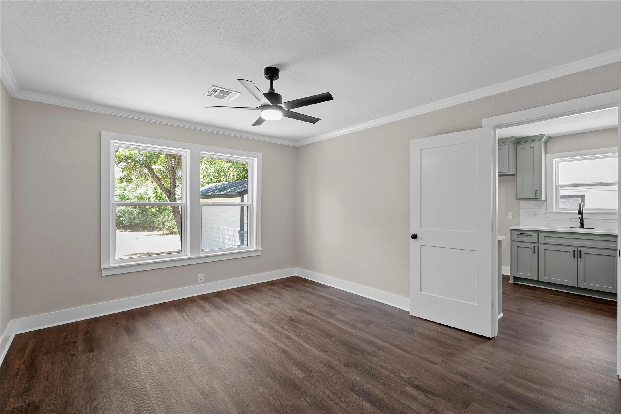 Single Family Residence For Sale in Mc Lennan County , 3720 N 25th Street, Waco, Texas 76708, 3 Bedroom, 1 Bathroom, Garage spaces, 1,098 Sqft, built in 1955, mls#21354714, Real Estate Agent in Waco, Homes For Sale in Mc Lennan county, Homes For Sale in Waco, Realtor in Waco Texas, Real Estate Brokerage Independent Realty Texas, Luminita Cordes Realtor