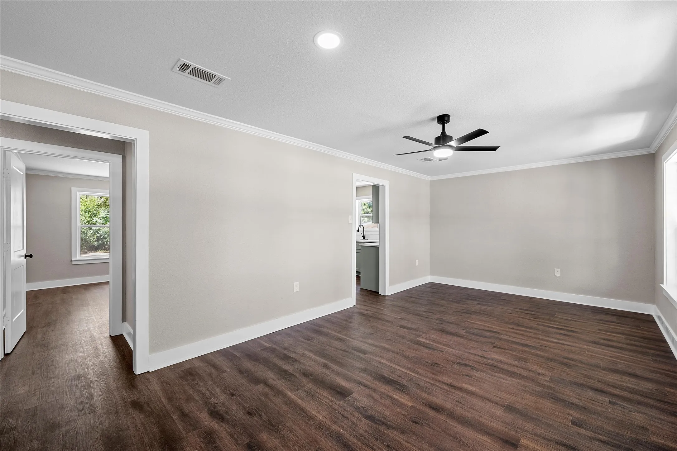 Single Family Residence For Sale in Mc Lennan County , 3720 N 25th Street, Waco, Texas 76708, 3 Bedroom, 1 Bathroom, Garage spaces, 1,098 Sqft, built in 1955, mls#21354714, Real Estate Agent in Waco, Homes For Sale in Mc Lennan county, Homes For Sale in Waco, Realtor in Waco Texas, Real Estate Brokerage Independent Realty Texas, Luminita Cordes Realtor