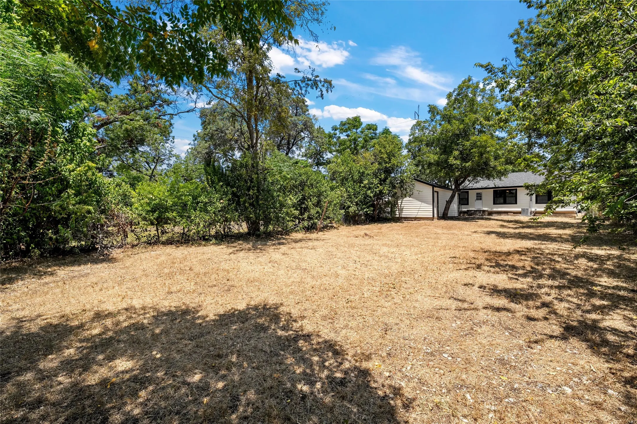 Single Family Residence For Sale in Mc Lennan County , 3720 N 25th Street, Waco, Texas 76708, 3 Bedroom, 1 Bathroom, Garage spaces, 1,098 Sqft, built in 1955, mls#21354714, Real Estate Agent in Waco, Homes For Sale in Mc Lennan county, Homes For Sale in Waco, Realtor in Waco Texas, Real Estate Brokerage Independent Realty Texas, Luminita Cordes Realtor