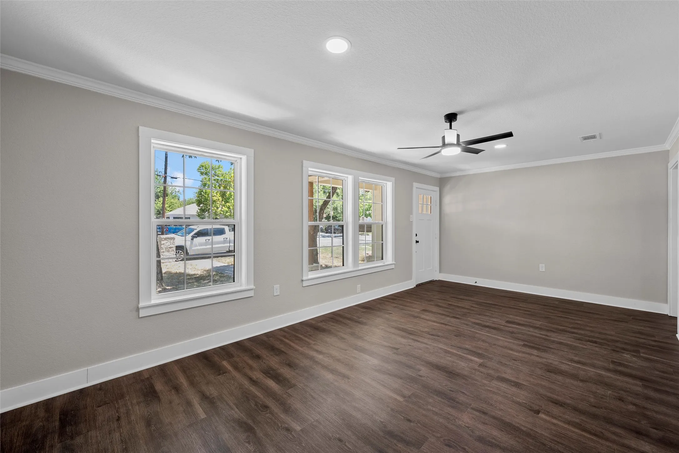 Single Family Residence For Sale in Mc Lennan County , 3720 N 25th Street, Waco, Texas 76708, 3 Bedroom, 1 Bathroom, Garage spaces, 1,098 Sqft, built in 1955, mls#21354714, Real Estate Agent in Waco, Homes For Sale in Mc Lennan county, Homes For Sale in Waco, Realtor in Waco Texas, Real Estate Brokerage Independent Realty Texas, Luminita Cordes Realtor