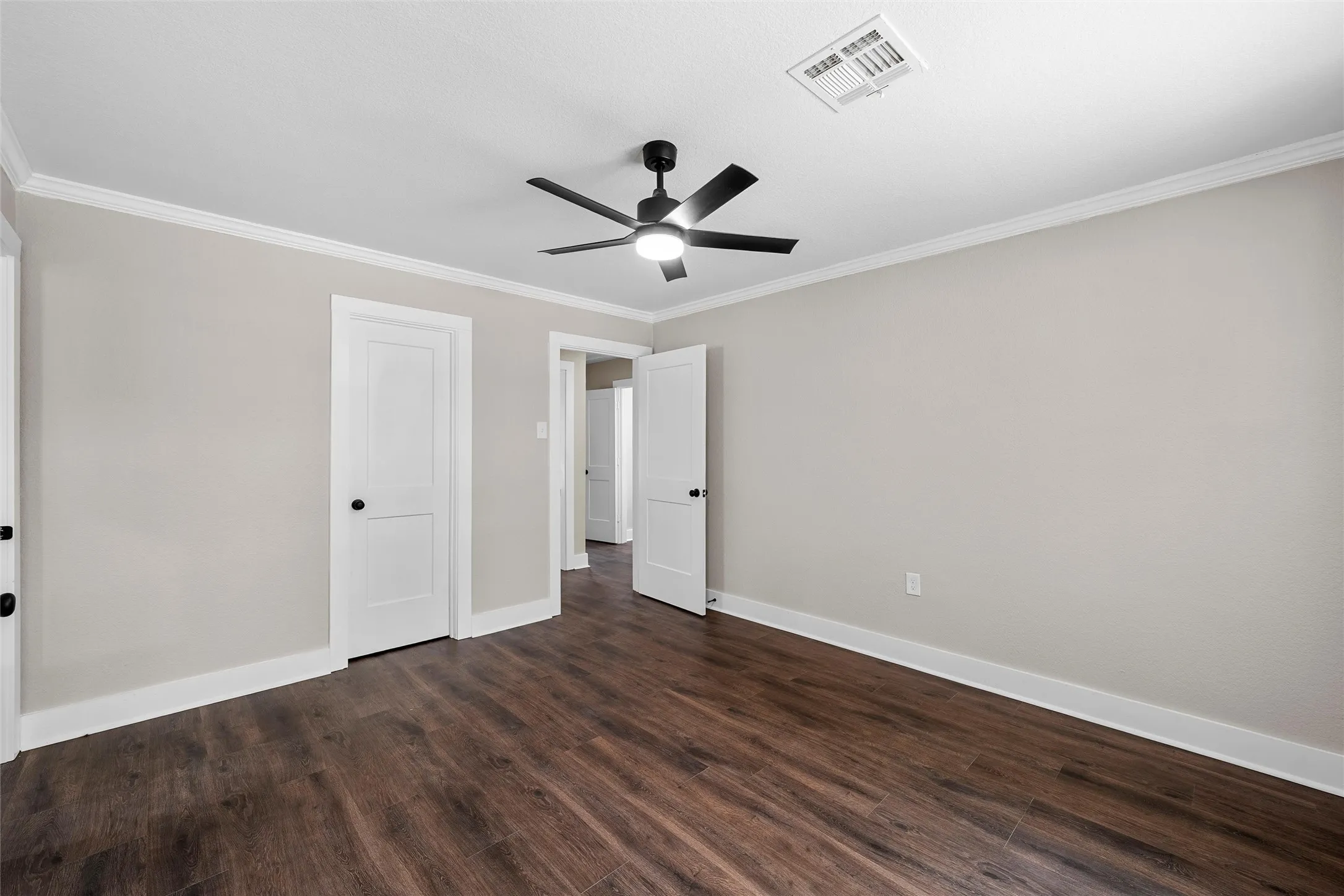 Single Family Residence For Sale in Mc Lennan County , 3720 N 25th Street, Waco, Texas 76708, 3 Bedroom, 1 Bathroom, Garage spaces, 1,098 Sqft, built in 1955, mls#21354714, Real Estate Agent in Waco, Homes For Sale in Mc Lennan county, Homes For Sale in Waco, Realtor in Waco Texas, Real Estate Brokerage Independent Realty Texas, Luminita Cordes Realtor