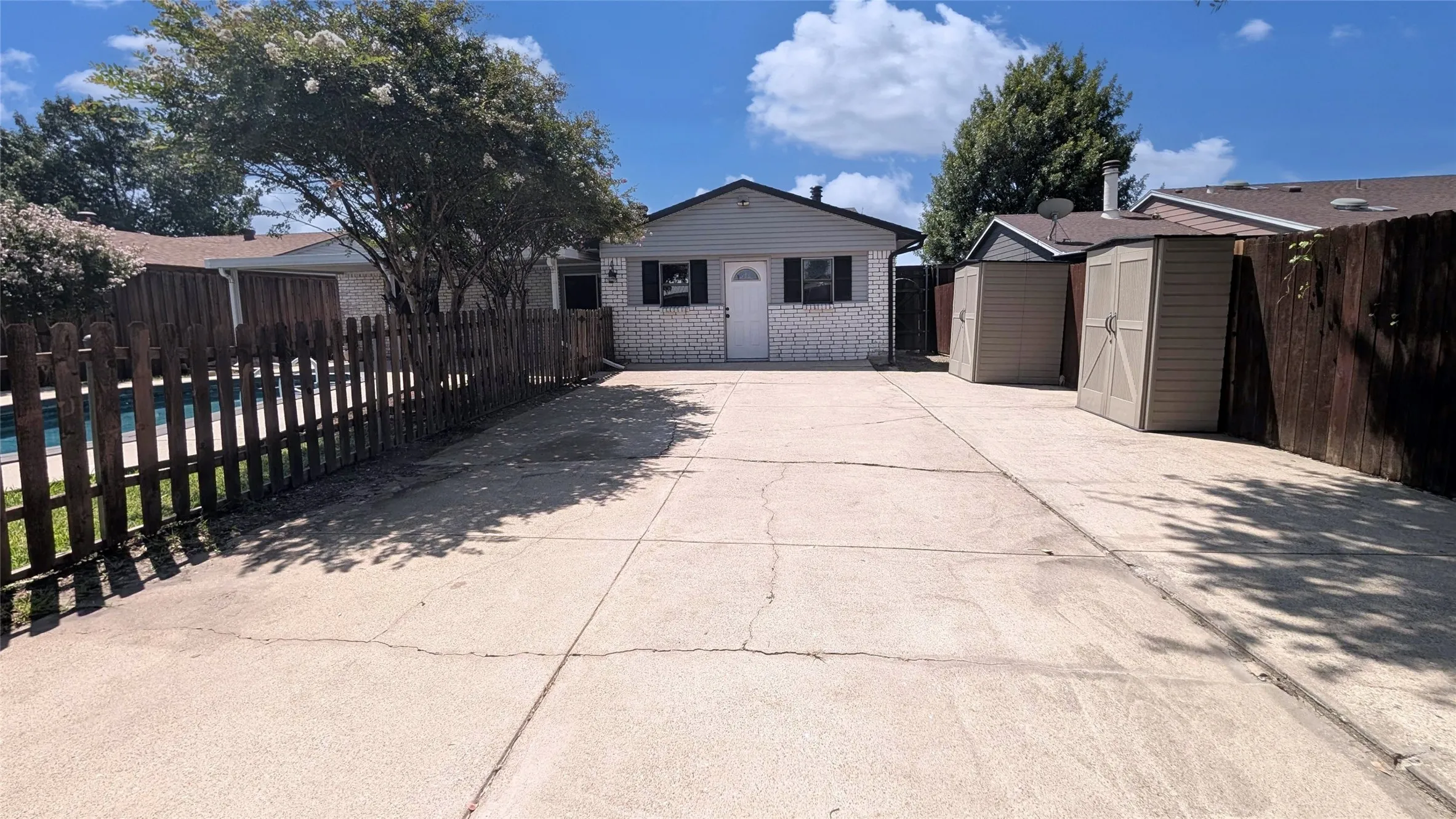 Single Family Residence For Sale in Dallas County , 617 Prairie Lane, Mesquite, Texas 75150, 4 Bedroom, 2 Bathroom, Garage spaces, 1,913 Sqft, built in 1979, mls#21354670, Real Estate Agent in Mesquite, Homes For Sale in Dallas county, Homes For Sale in Mesquite, Realtor in Mesquite Texas, Real Estate Brokerage Independent Realty Texas, Luminita Cordes Realtor