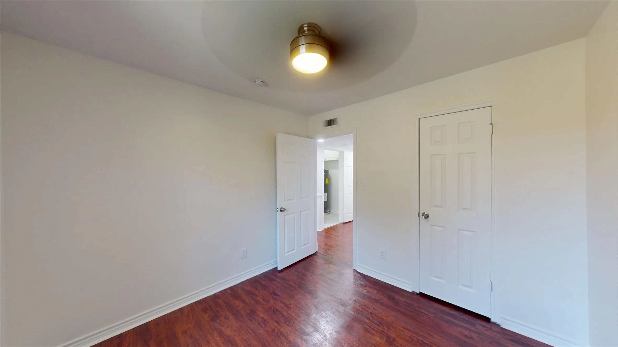 Single Family Residence For Sale in Dallas County , 617 Prairie Lane, Mesquite, Texas 75150, 4 Bedroom, 2 Bathroom, Garage spaces, 1,913 Sqft, built in 1979, mls#21354670, Real Estate Agent in Mesquite, Homes For Sale in Dallas county, Homes For Sale in Mesquite, Realtor in Mesquite Texas, Real Estate Brokerage Independent Realty Texas, Luminita Cordes Realtor