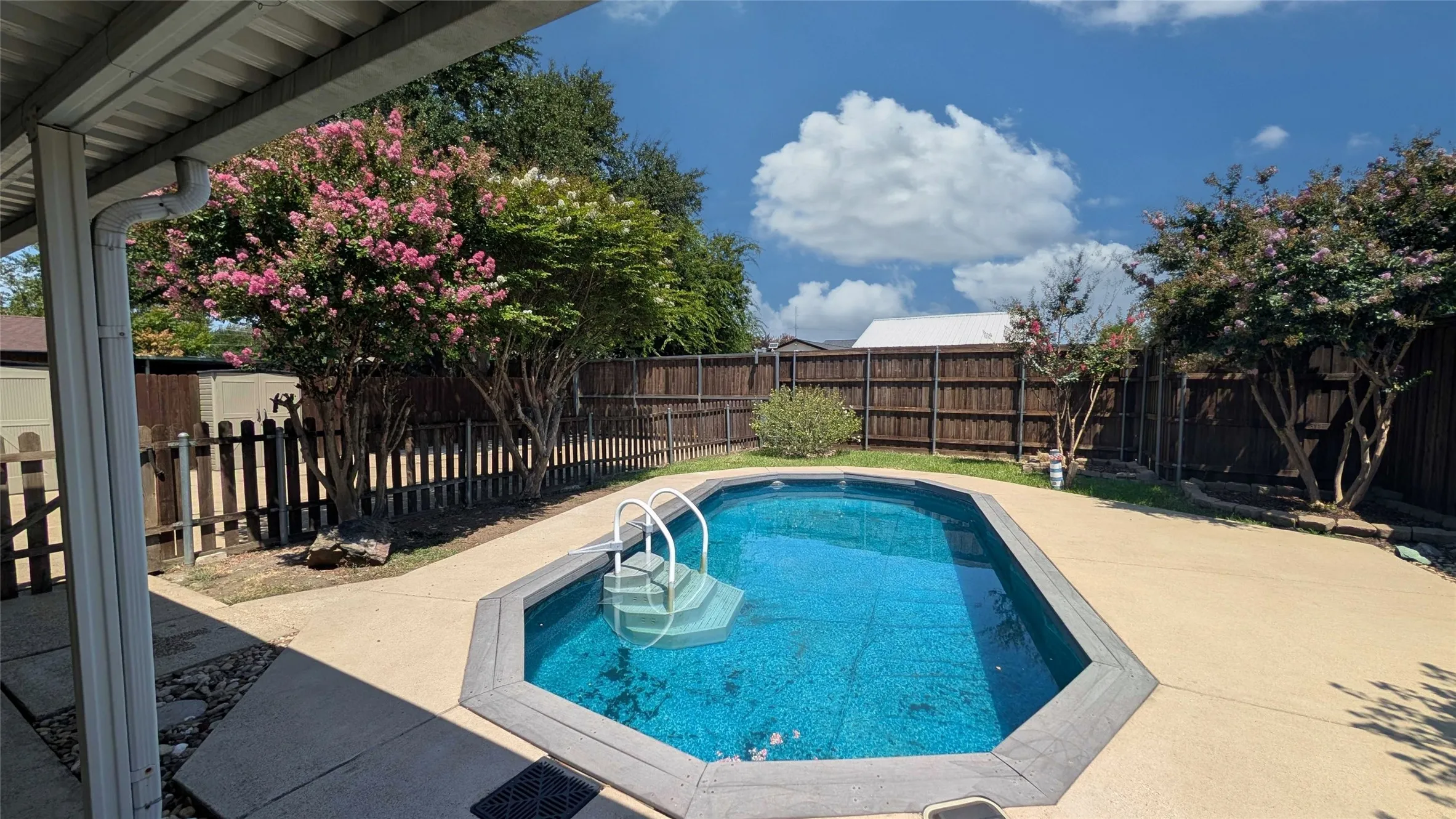 Single Family Residence For Sale in Dallas County , 617 Prairie Lane, Mesquite, Texas 75150, 4 Bedroom, 2 Bathroom, Garage spaces, 1,913 Sqft, built in 1979, mls#21354670, Real Estate Agent in Mesquite, Homes For Sale in Dallas county, Homes For Sale in Mesquite, Realtor in Mesquite Texas, Real Estate Brokerage Independent Realty Texas, Luminita Cordes Realtor