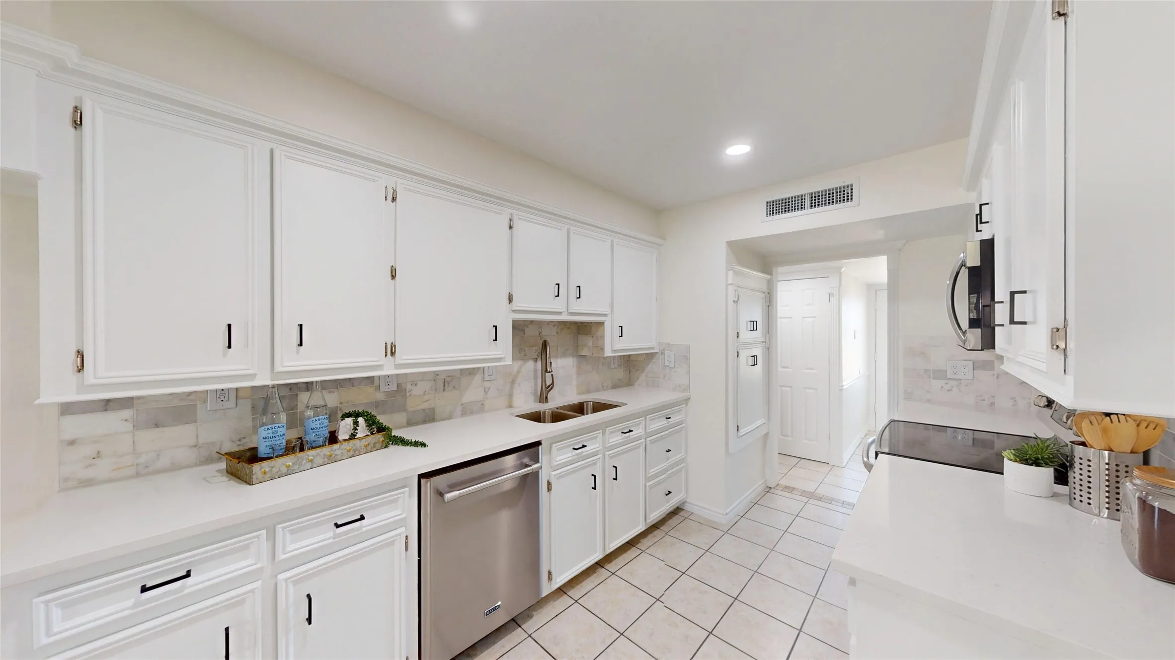 Single Family Residence For Sale in Dallas County , 617 Prairie Lane, Mesquite, Texas 75150, 4 Bedroom, 2 Bathroom, Garage spaces, 1,913 Sqft, built in 1979, mls#21354670, Real Estate Agent in Mesquite, Homes For Sale in Dallas county, Homes For Sale in Mesquite, Realtor in Mesquite Texas, Real Estate Brokerage Independent Realty Texas, Luminita Cordes Realtor