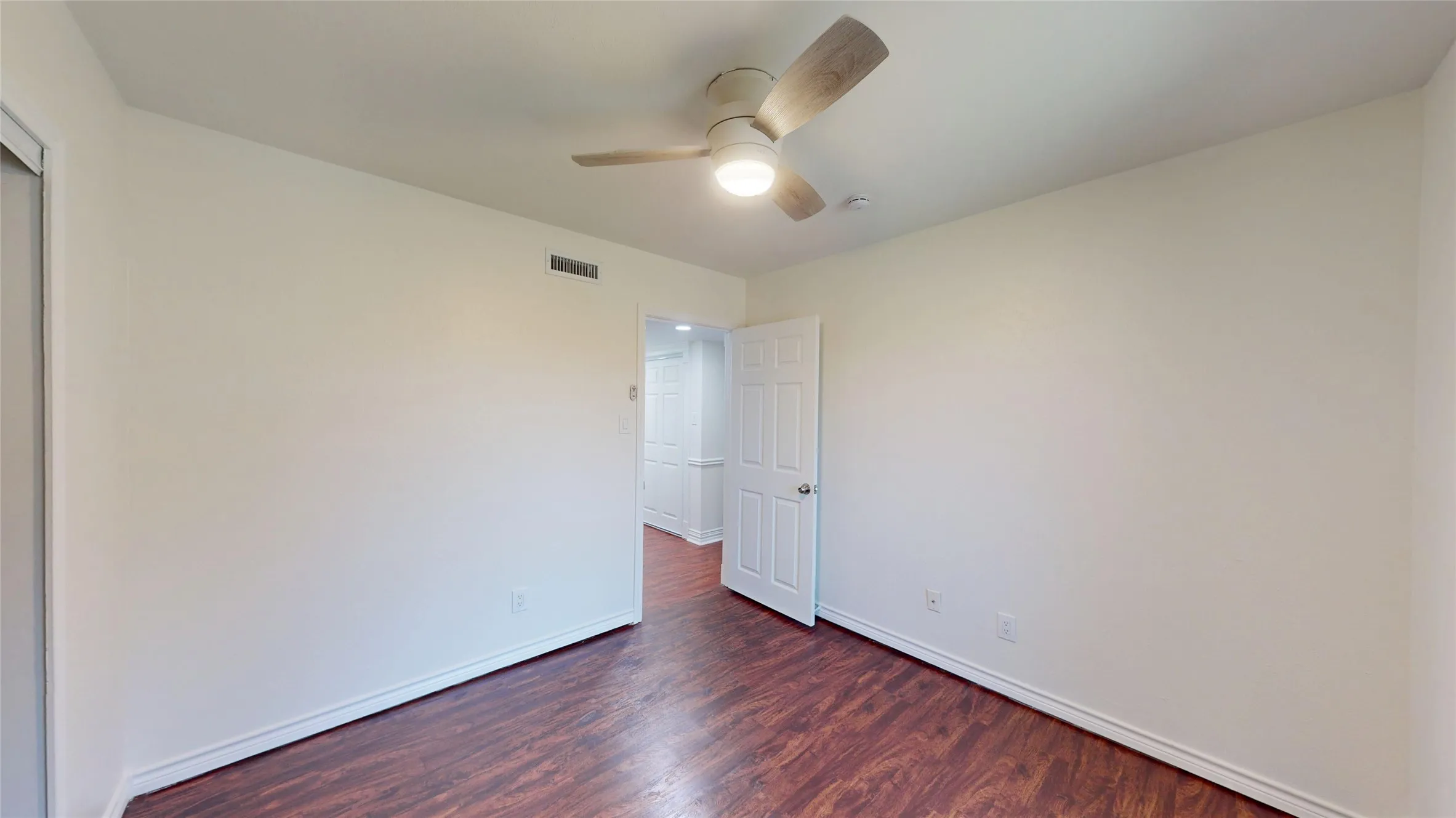 Single Family Residence For Sale in Dallas County , 617 Prairie Lane, Mesquite, Texas 75150, 4 Bedroom, 2 Bathroom, Garage spaces, 1,913 Sqft, built in 1979, mls#21354670, Real Estate Agent in Mesquite, Homes For Sale in Dallas county, Homes For Sale in Mesquite, Realtor in Mesquite Texas, Real Estate Brokerage Independent Realty Texas, Luminita Cordes Realtor