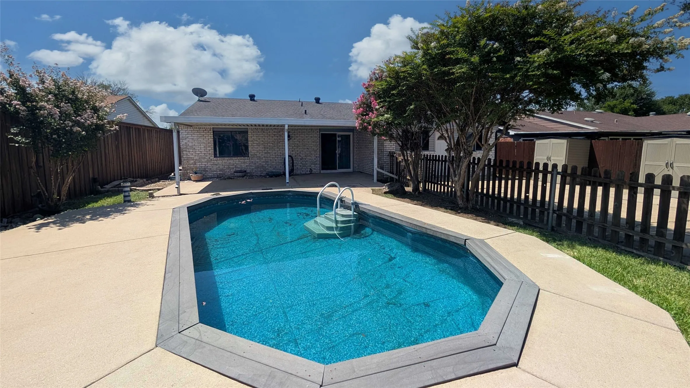 Single Family Residence For Sale in Dallas County , 617 Prairie Lane, Mesquite, Texas 75150, 4 Bedroom, 2 Bathroom, Garage spaces, 1,913 Sqft, built in 1979, mls#21354670, Real Estate Agent in Mesquite, Homes For Sale in Dallas county, Homes For Sale in Mesquite, Realtor in Mesquite Texas, Real Estate Brokerage Independent Realty Texas, Luminita Cordes Realtor