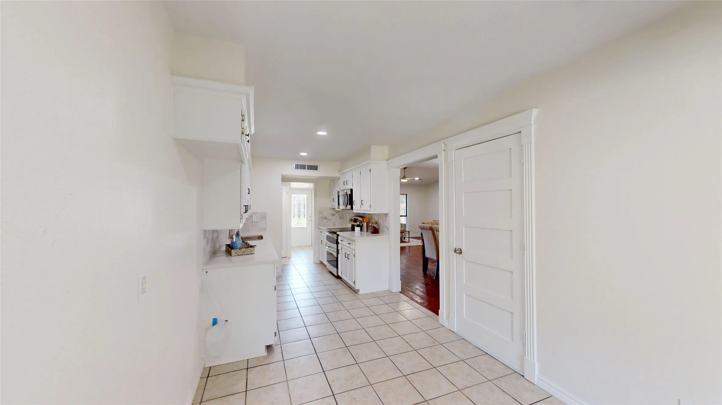 Single Family Residence For Sale in Dallas County , 617 Prairie Lane, Mesquite, Texas 75150, 4 Bedroom, 2 Bathroom, Garage spaces, 1,913 Sqft, built in 1979, mls#21354670, Real Estate Agent in Mesquite, Homes For Sale in Dallas county, Homes For Sale in Mesquite, Realtor in Mesquite Texas, Real Estate Brokerage Independent Realty Texas, Luminita Cordes Realtor