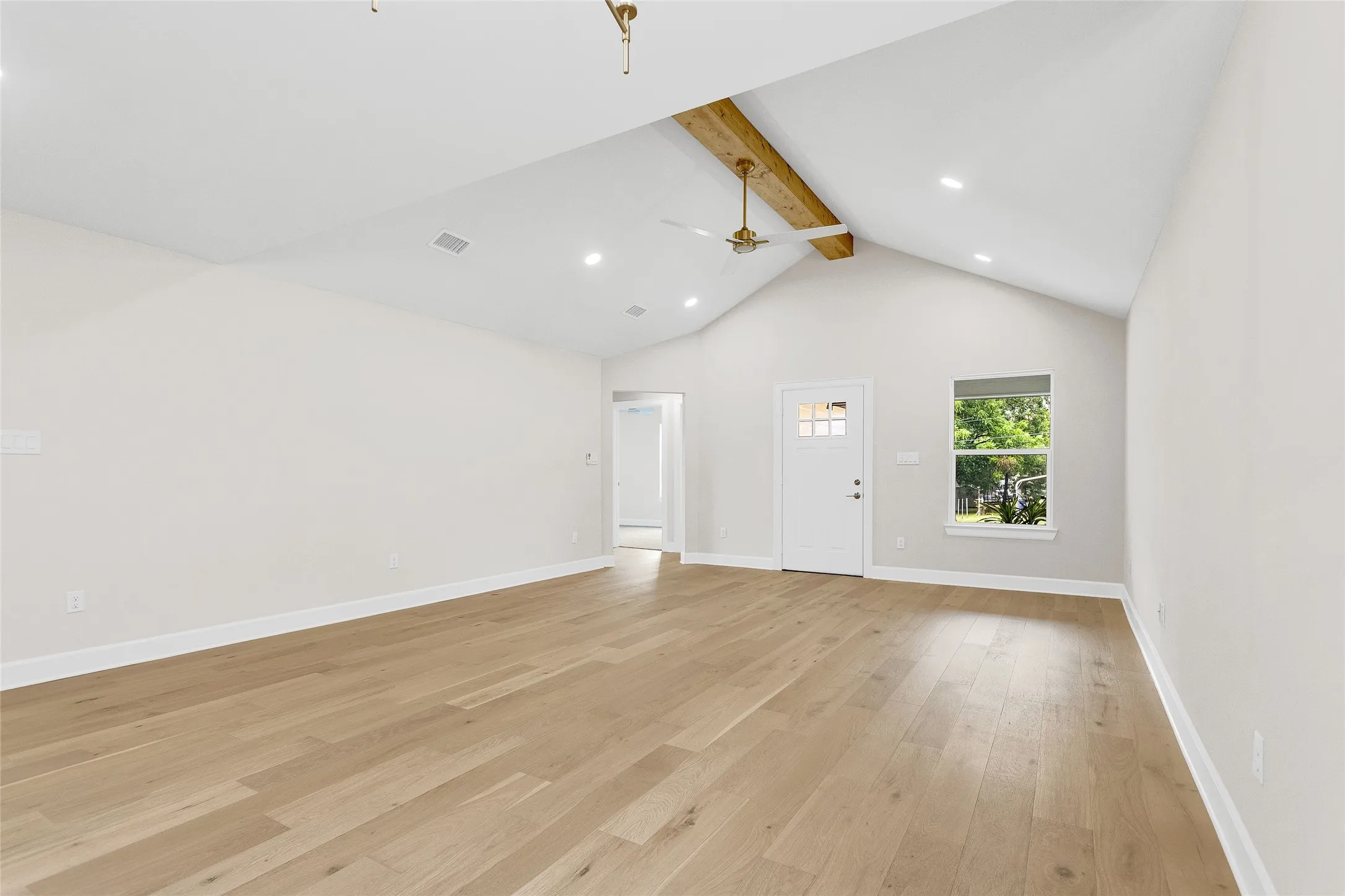 Single Family Residence For Sale in Smith County , 113 W Magnolia, Troup, Texas 75789, 3 Bedroom, 2 Bathroom, Garage spaces, 1,360 Sqft, built in 2025, mls#21354717, Real Estate Agent in Troup, Homes For Sale in Smith county, Homes For Sale in Troup, Realtor in Troup Texas, Real Estate Brokerage Independent Realty Texas, Luminita Cordes Realtor