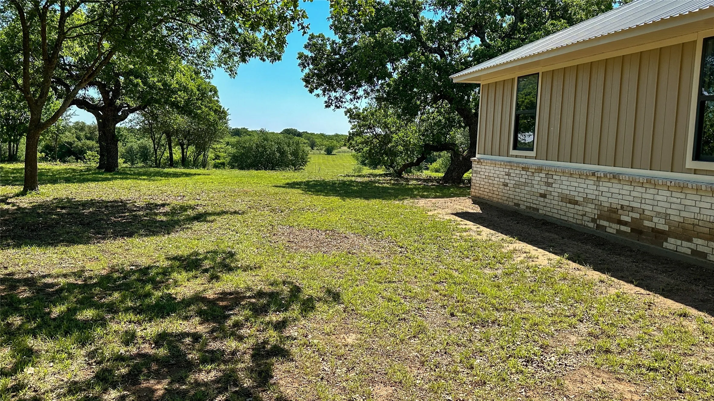 Single Family Residence For Sale in Eastland County , 2417 HWY 569 Highway S 1, Cisco, Texas 76437, 3 Bedroom, 2 Bathroom, Garage spaces, 1,815 Sqft, built in 1997, mls#21354716, Real Estate Agent in Cisco, Homes For Sale in Eastland county, Homes For Sale in Cisco, Realtor in Cisco Texas, Real Estate Brokerage Independent Realty Texas, Luminita Cordes Realtor