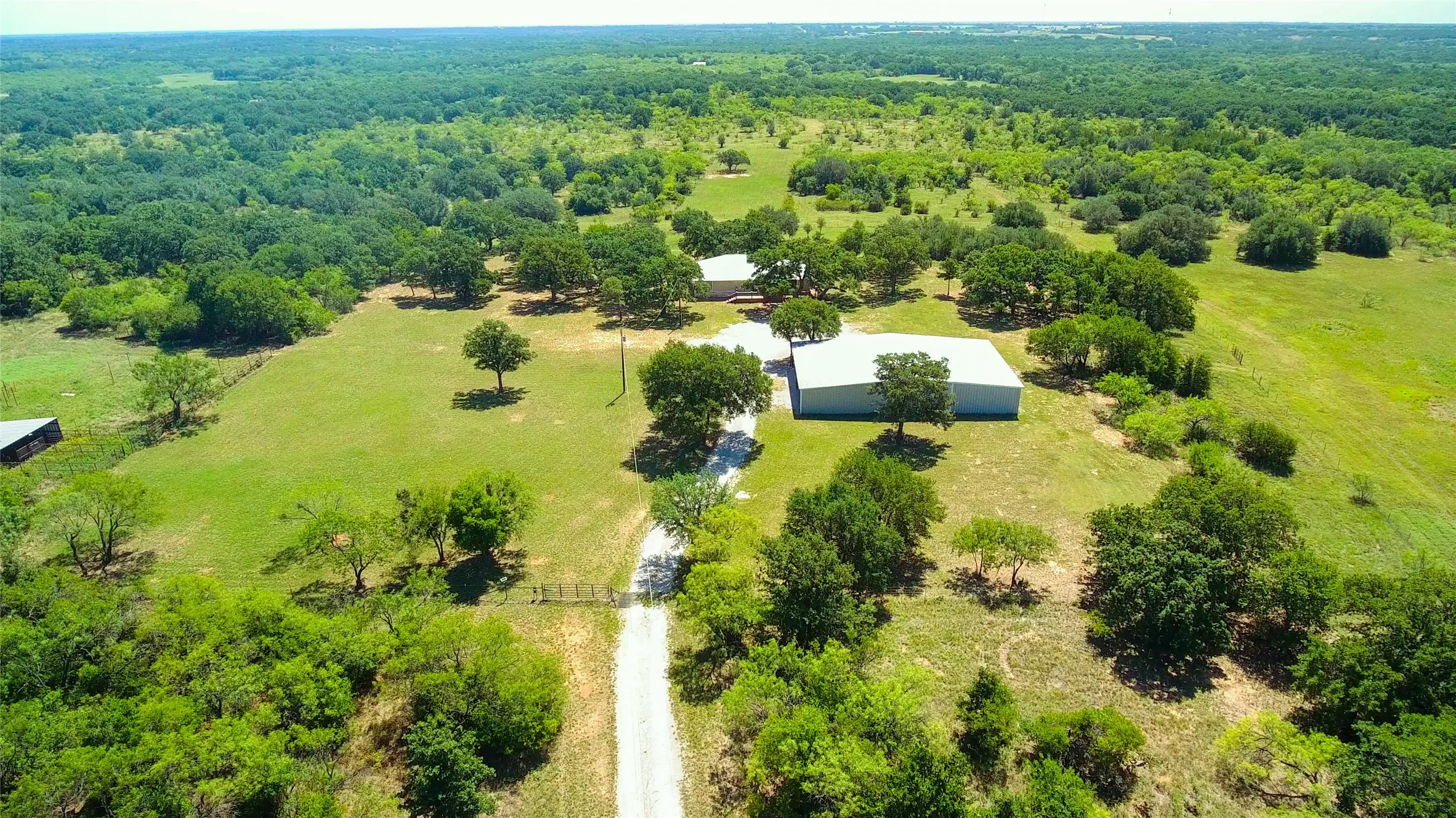 Single Family Residence For Sale in Eastland County , 2417 HWY 569 Highway S 1, Cisco, Texas 76437, 3 Bedroom, 2 Bathroom, Garage spaces, 1,815 Sqft, built in 1997, mls#21354716, Real Estate Agent in Cisco, Homes For Sale in Eastland county, Homes For Sale in Cisco, Realtor in Cisco Texas, Real Estate Brokerage Independent Realty Texas, Luminita Cordes Realtor