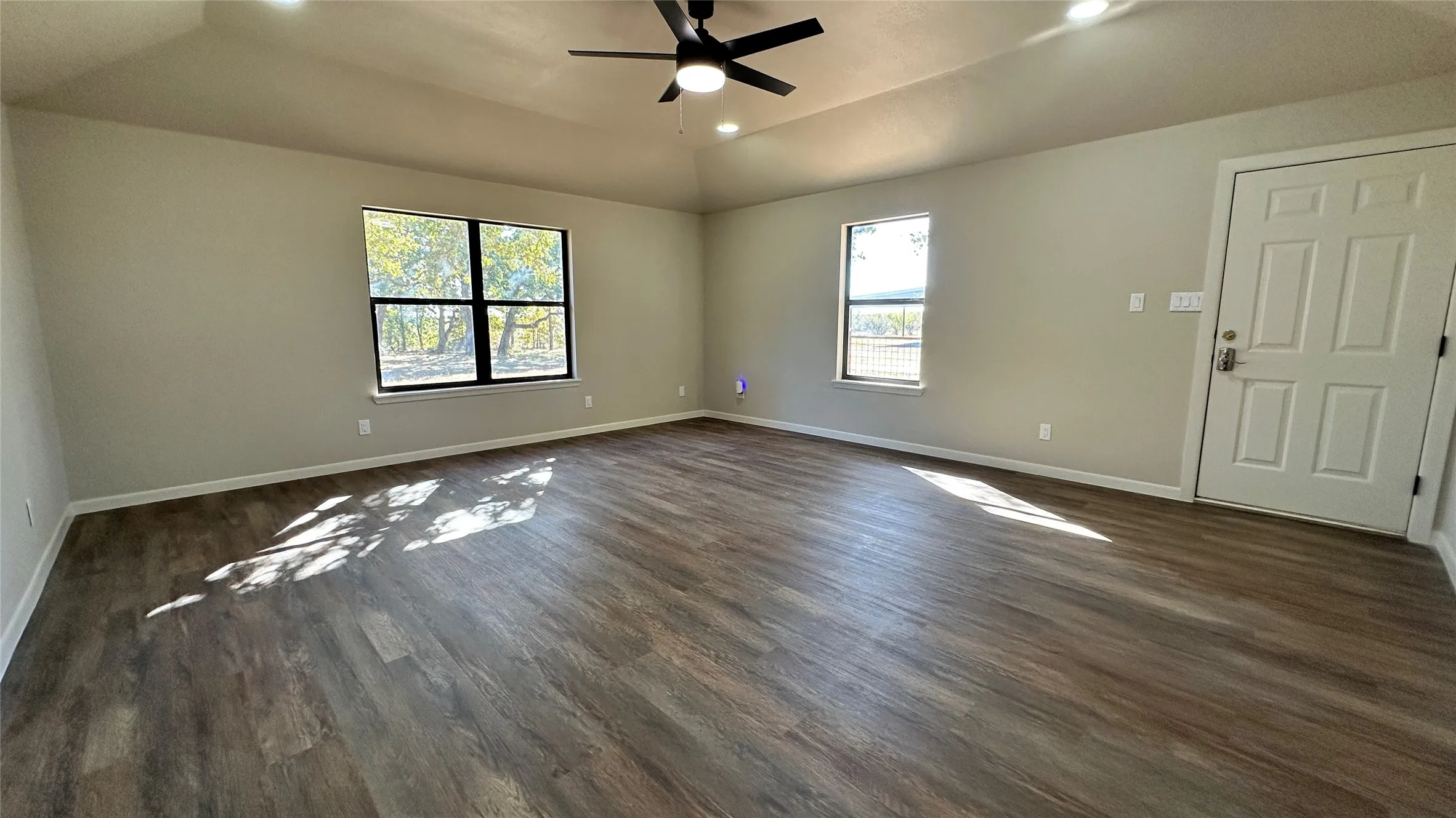 Single Family Residence For Sale in Eastland County , 2417 HWY 569 Highway S 1, Cisco, Texas 76437, 3 Bedroom, 2 Bathroom, Garage spaces, 1,815 Sqft, built in 1997, mls#21354716, Real Estate Agent in Cisco, Homes For Sale in Eastland county, Homes For Sale in Cisco, Realtor in Cisco Texas, Real Estate Brokerage Independent Realty Texas, Luminita Cordes Realtor