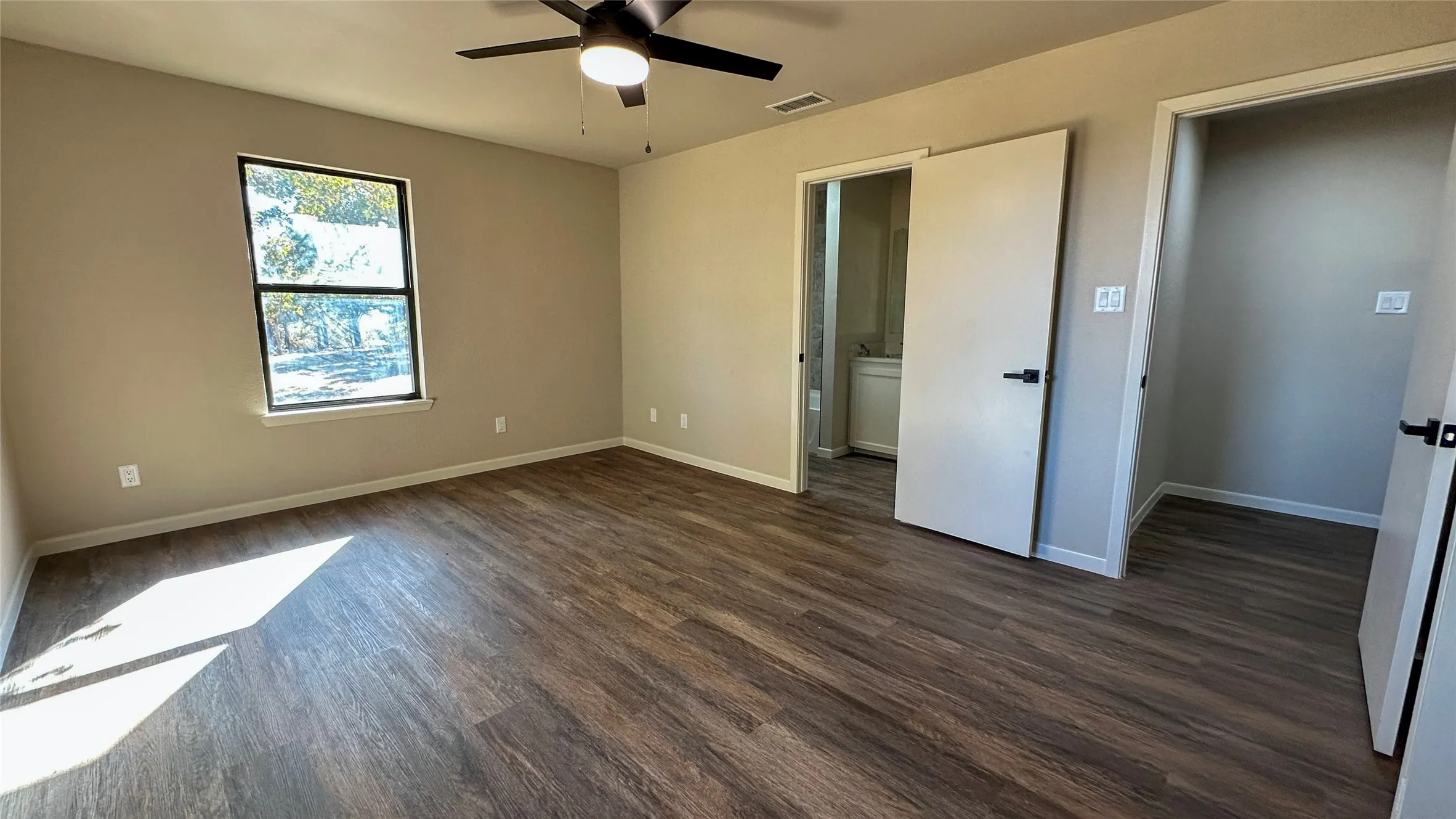 Single Family Residence For Sale in Eastland County , 2417 HWY 569 Highway S 1, Cisco, Texas 76437, 3 Bedroom, 2 Bathroom, Garage spaces, 1,815 Sqft, built in 1997, mls#21354716, Real Estate Agent in Cisco, Homes For Sale in Eastland county, Homes For Sale in Cisco, Realtor in Cisco Texas, Real Estate Brokerage Independent Realty Texas, Luminita Cordes Realtor