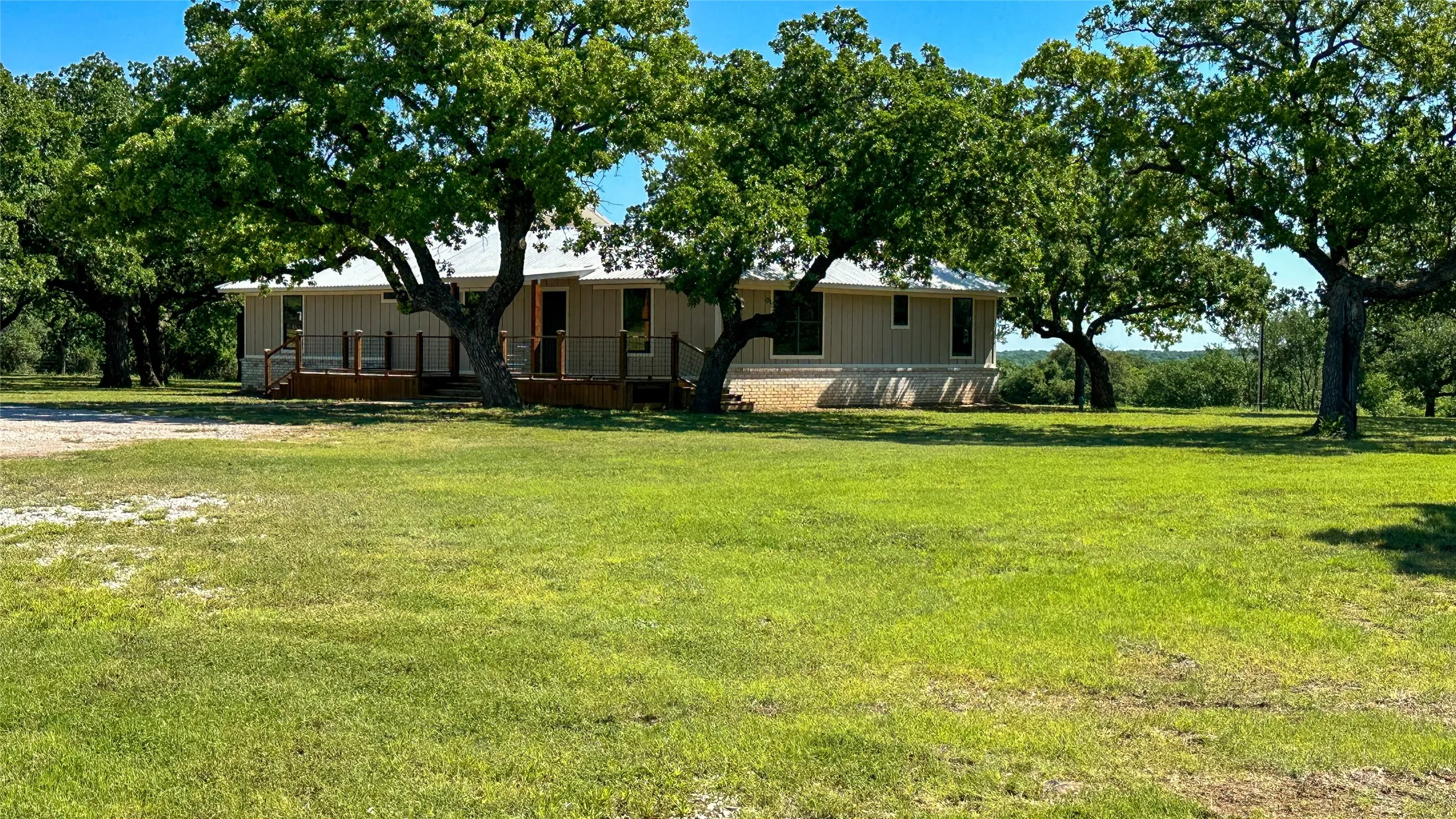 Single Family Residence For Sale in Eastland County , 2417 HWY 569 Highway S 1, Cisco, Texas 76437, 3 Bedroom, 2 Bathroom, Garage spaces, 1,815 Sqft, built in 1997, mls#21354716, Real Estate Agent in Cisco, Homes For Sale in Eastland county, Homes For Sale in Cisco, Realtor in Cisco Texas, Real Estate Brokerage Independent Realty Texas, Luminita Cordes Realtor