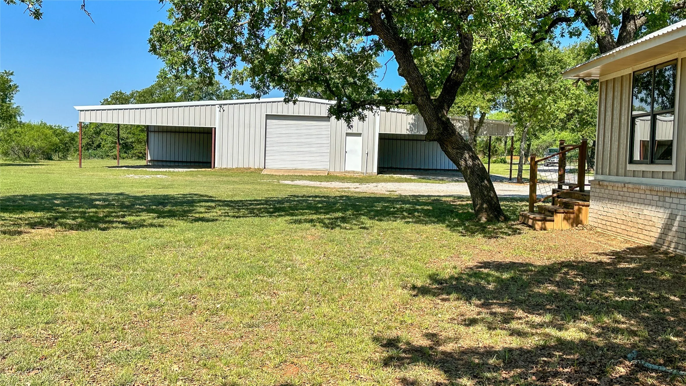 Single Family Residence For Sale in Eastland County , 2417 HWY 569 Highway S 1, Cisco, Texas 76437, 3 Bedroom, 2 Bathroom, Garage spaces, 1,815 Sqft, built in 1997, mls#21354716, Real Estate Agent in Cisco, Homes For Sale in Eastland county, Homes For Sale in Cisco, Realtor in Cisco Texas, Real Estate Brokerage Independent Realty Texas, Luminita Cordes Realtor