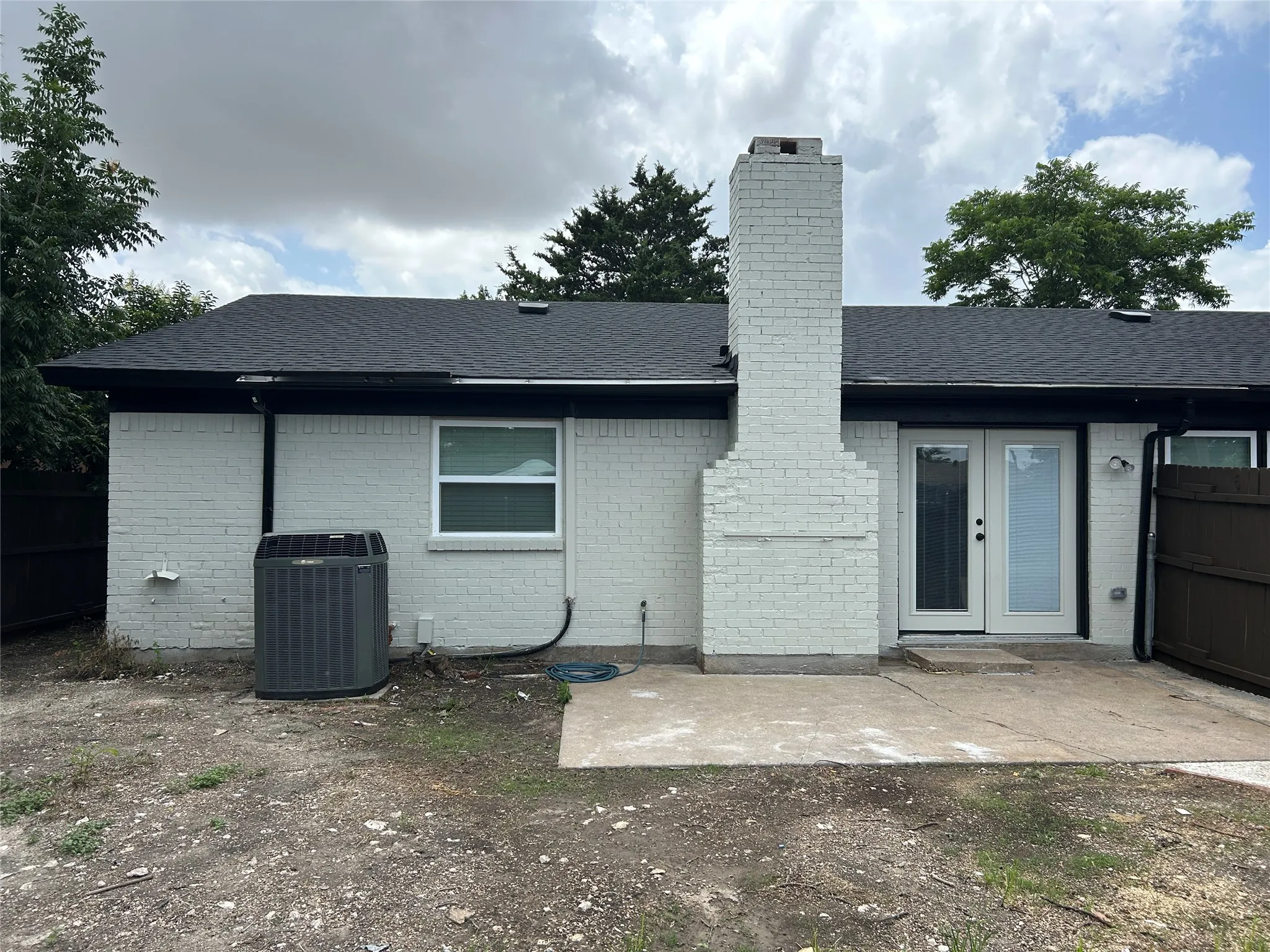 Single Family Residence For Sale in Dallas County , 3837 Burning Tree Lane, Garland, Texas 75042, 3 Bedroom, 2 Bathroom, 1 Garage spaces, 1,372 Sqft, built in 1968, mls#21354722, Real Estate Agent in Garland, Homes For Sale in Dallas county, Homes For Sale in Garland, Realtor in Garland Texas, Real Estate Brokerage Independent Realty Texas, Luminita Cordes Realtor