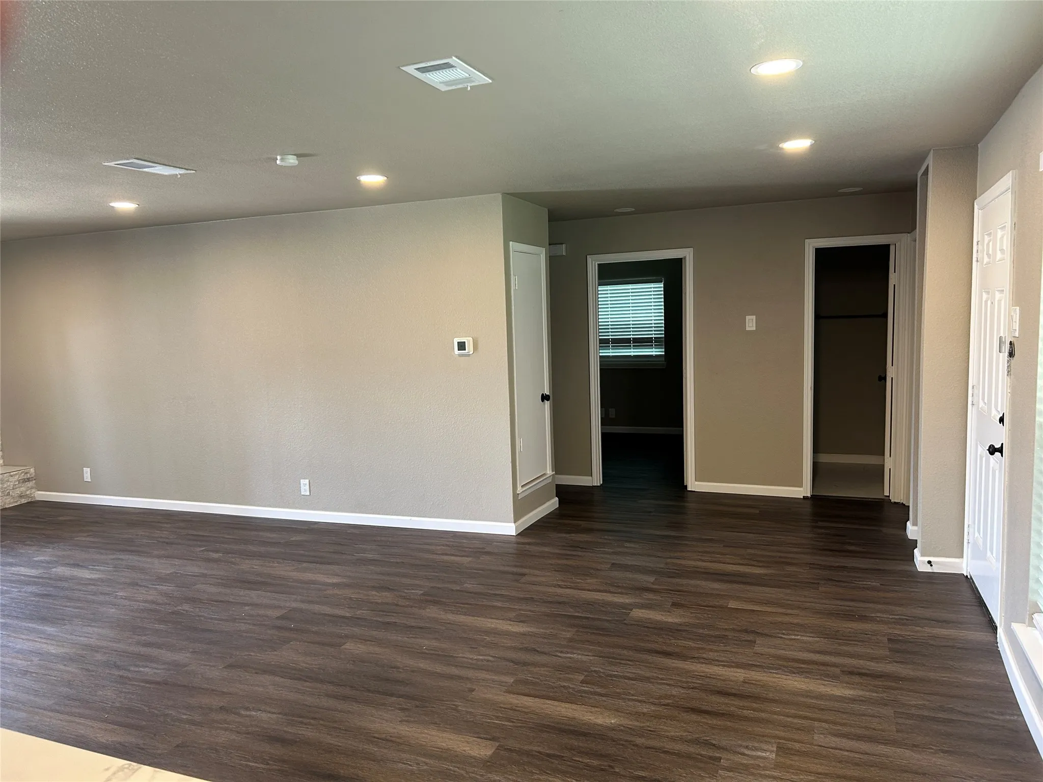 Single Family Residence For Sale in Dallas County , 3837 Burning Tree Lane, Garland, Texas 75042, 3 Bedroom, 2 Bathroom, 1 Garage spaces, 1,372 Sqft, built in 1968, mls#21354722, Real Estate Agent in Garland, Homes For Sale in Dallas county, Homes For Sale in Garland, Realtor in Garland Texas, Real Estate Brokerage Independent Realty Texas, Luminita Cordes Realtor