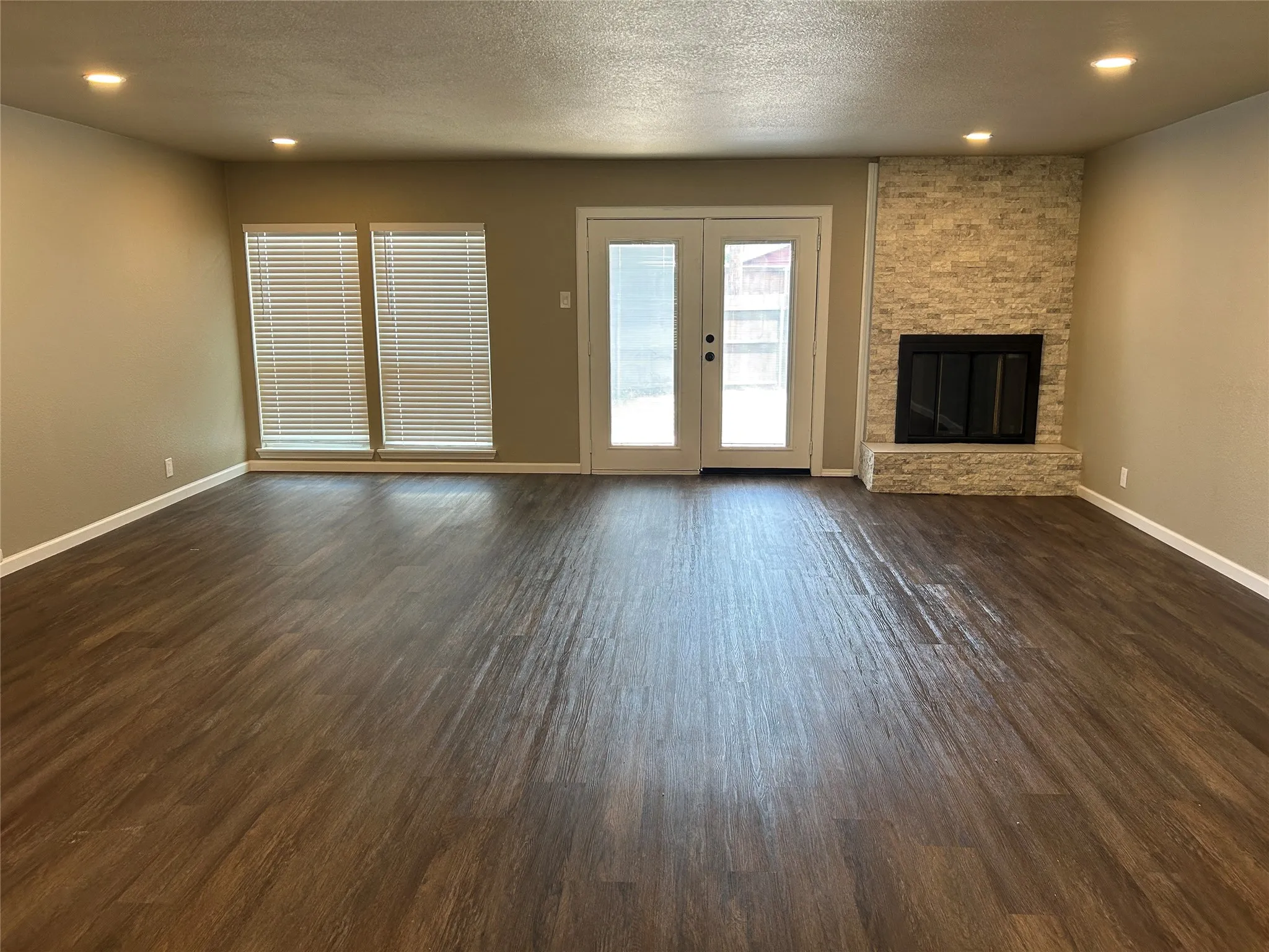 Single Family Residence For Sale in Dallas County , 3837 Burning Tree Lane, Garland, Texas 75042, 3 Bedroom, 2 Bathroom, 1 Garage spaces, 1,372 Sqft, built in 1968, mls#21354722, Real Estate Agent in Garland, Homes For Sale in Dallas county, Homes For Sale in Garland, Realtor in Garland Texas, Real Estate Brokerage Independent Realty Texas, Luminita Cordes Realtor