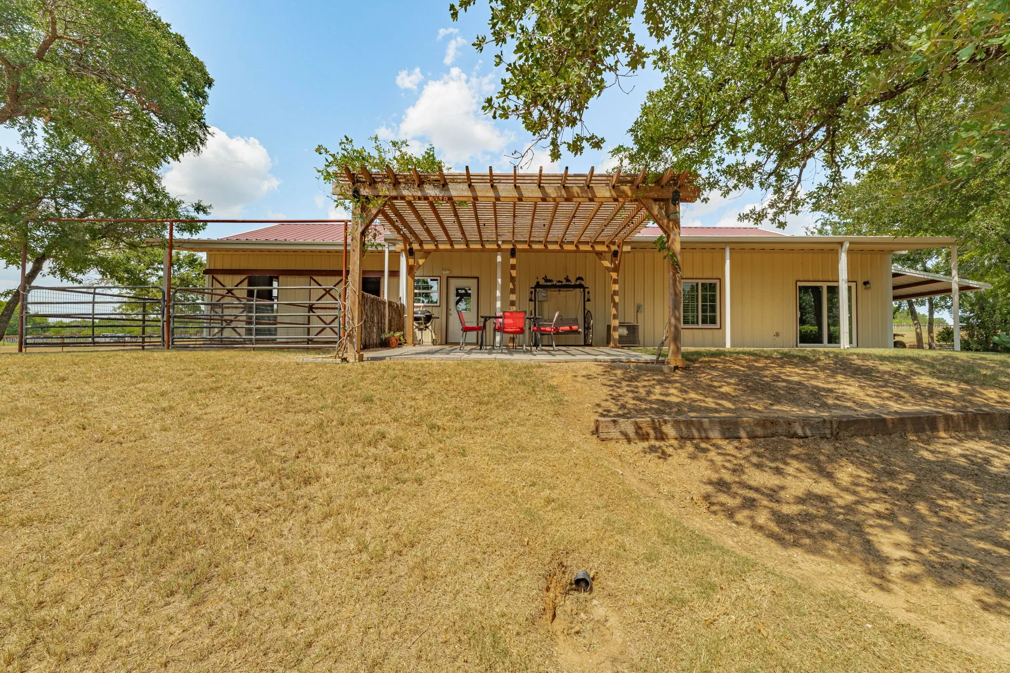 Single Family Residence For Sale in Erath County , 1155 Horsemans Drive, Stephenville, Texas 76401, 3 Bedroom, 2 Bathroom, Garage spaces, 1,596 Sqft, built in 2005, mls#21354028, Real Estate Agent in Stephenville, Homes For Sale in Erath county, Homes For Sale in Stephenville, Realtor in Stephenville Texas, Real Estate Brokerage Independent Realty Texas, Luminita Cordes Realtor