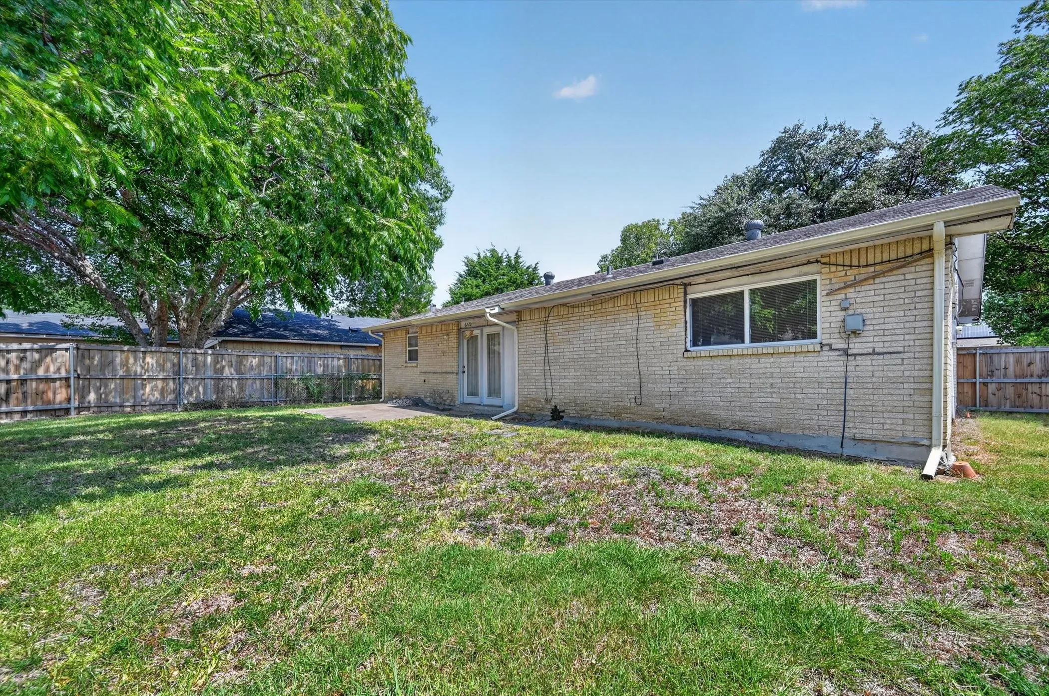 Single Family Residence For Sale in Dallas County , 6220 Magnolia Lane, Rowlett, Texas 75089, 3 Bedroom, 2 Bathroom, 1 Garage spaces, 1,289 Sqft, built in 1974, mls#21340487, Real Estate Agent in Rowlett, Homes For Sale in Dallas county, Homes For Sale in Rowlett, Realtor in Rowlett Texas, Real Estate Brokerage Independent Realty Texas, Luminita Cordes Realtor