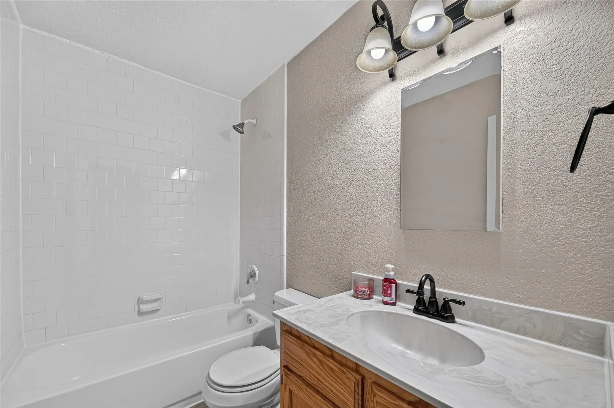 Single Family Residence For Sale in Dallas County , 6220 Magnolia Lane, Rowlett, Texas 75089, 3 Bedroom, 2 Bathroom, 1 Garage spaces, 1,289 Sqft, built in 1974, mls#21340487, Real Estate Agent in Rowlett, Homes For Sale in Dallas county, Homes For Sale in Rowlett, Realtor in Rowlett Texas, Real Estate Brokerage Independent Realty Texas, Luminita Cordes Realtor