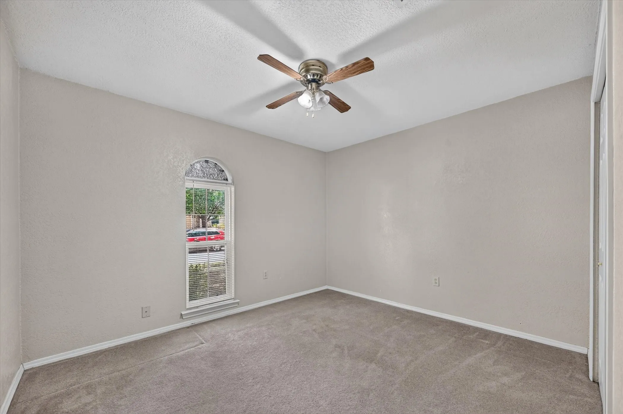 Single Family Residence For Sale in Dallas County , 6220 Magnolia Lane, Rowlett, Texas 75089, 3 Bedroom, 2 Bathroom, 1 Garage spaces, 1,289 Sqft, built in 1974, mls#21340487, Real Estate Agent in Rowlett, Homes For Sale in Dallas county, Homes For Sale in Rowlett, Realtor in Rowlett Texas, Real Estate Brokerage Independent Realty Texas, Luminita Cordes Realtor