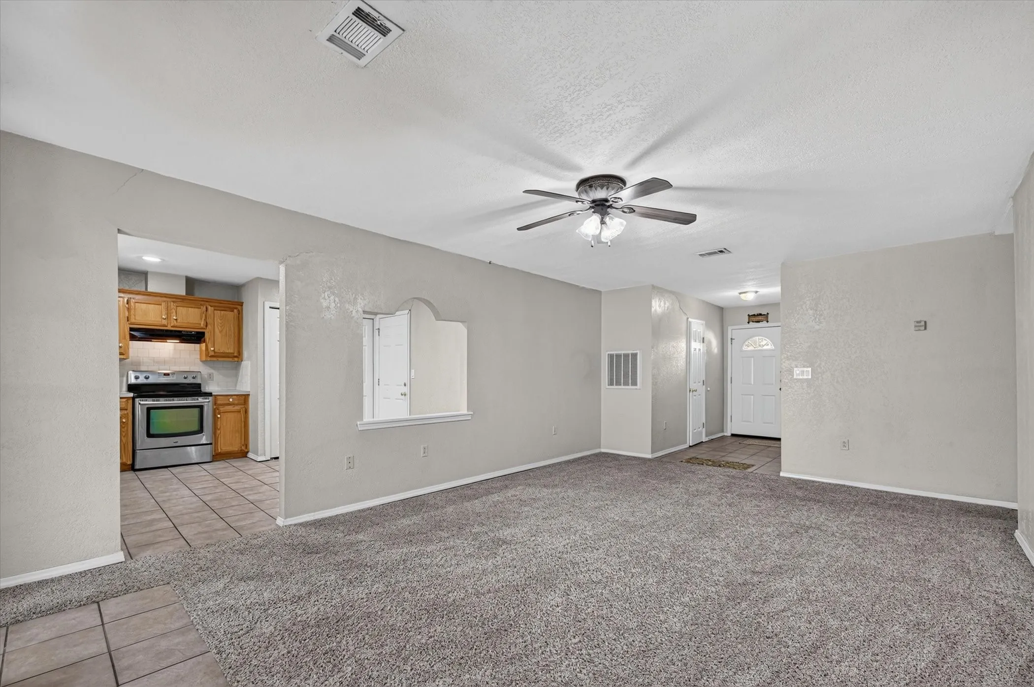Single Family Residence For Sale in Dallas County , 6220 Magnolia Lane, Rowlett, Texas 75089, 3 Bedroom, 2 Bathroom, 1 Garage spaces, 1,289 Sqft, built in 1974, mls#21340487, Real Estate Agent in Rowlett, Homes For Sale in Dallas county, Homes For Sale in Rowlett, Realtor in Rowlett Texas, Real Estate Brokerage Independent Realty Texas, Luminita Cordes Realtor