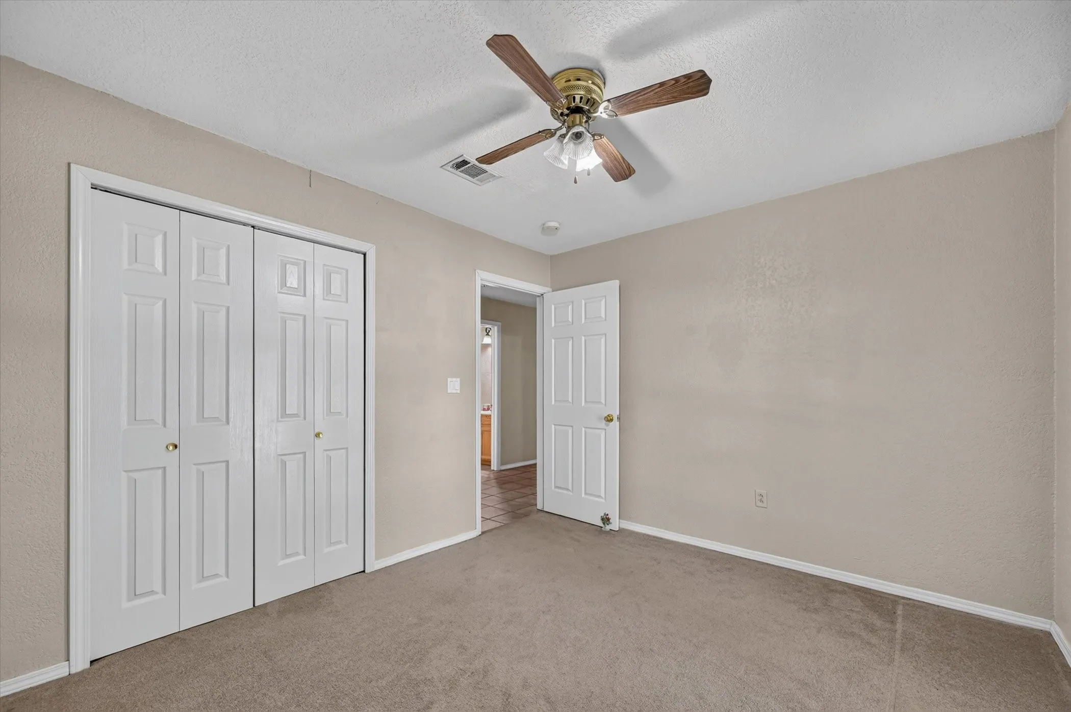 Single Family Residence For Sale in Dallas County , 6220 Magnolia Lane, Rowlett, Texas 75089, 3 Bedroom, 2 Bathroom, 1 Garage spaces, 1,289 Sqft, built in 1974, mls#21340487, Real Estate Agent in Rowlett, Homes For Sale in Dallas county, Homes For Sale in Rowlett, Realtor in Rowlett Texas, Real Estate Brokerage Independent Realty Texas, Luminita Cordes Realtor