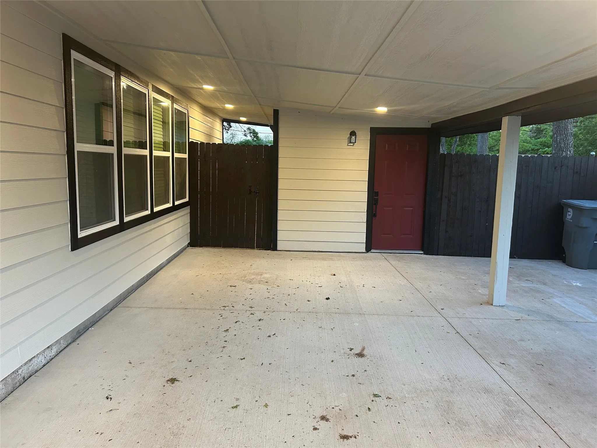 Single Family Residence For Sale in Dallas County , 10312 Desdemona Drive, Dallas, Texas 75228, 4 Bedroom, 3 Bathroom, Garage spaces, 1,800 Sqft, built in 1952, mls#21354731, Real Estate Agent in Dallas, Homes For Sale in Dallas county, Homes For Sale in Dallas, Realtor in Dallas Texas, Real Estate Brokerage Independent Realty Texas, Luminita Cordes Realtor