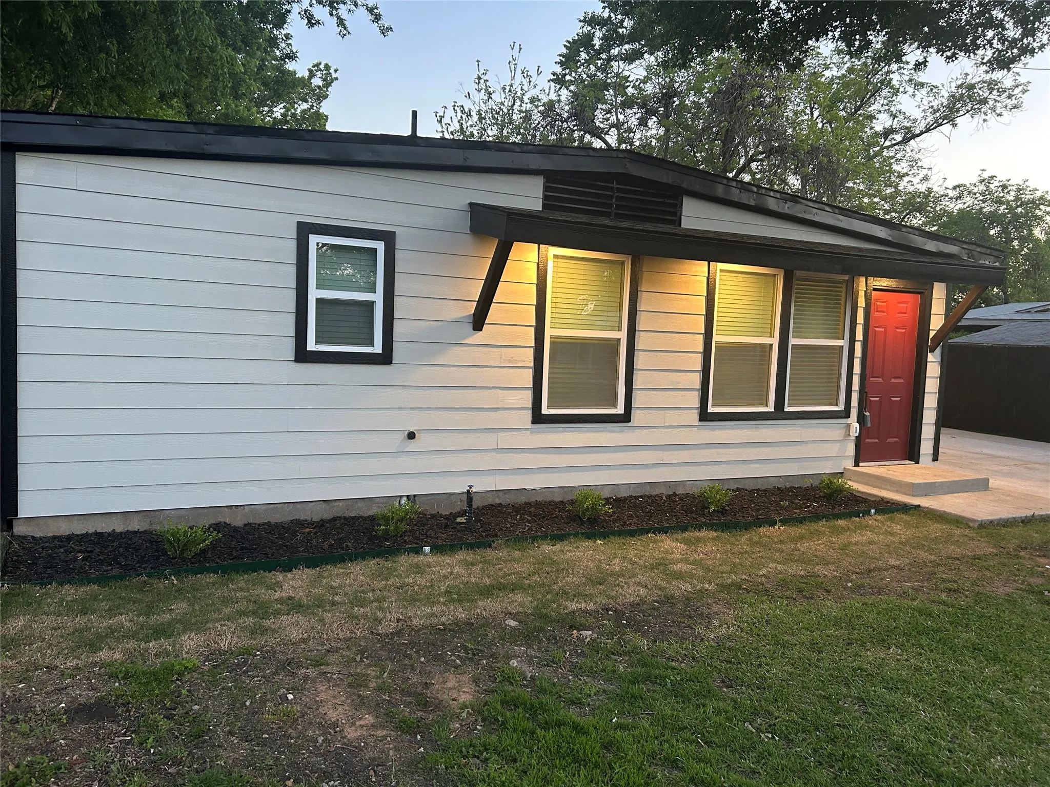 Single Family Residence For Sale in Dallas County , 10312 Desdemona Drive, Dallas, Texas 75228, 4 Bedroom, 3 Bathroom, Garage spaces, 1,800 Sqft, built in 1952, mls#21354731, Real Estate Agent in Dallas, Homes For Sale in Dallas county, Homes For Sale in Dallas, Realtor in Dallas Texas, Real Estate Brokerage Independent Realty Texas, Luminita Cordes Realtor