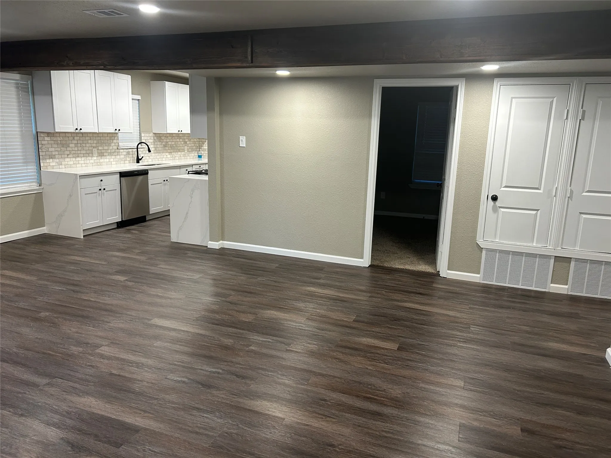 Single Family Residence For Sale in Dallas County , 10312 Desdemona Drive, Dallas, Texas 75228, 4 Bedroom, 3 Bathroom, Garage spaces, 1,800 Sqft, built in 1952, mls#21354731, Real Estate Agent in Dallas, Homes For Sale in Dallas county, Homes For Sale in Dallas, Realtor in Dallas Texas, Real Estate Brokerage Independent Realty Texas, Luminita Cordes Realtor