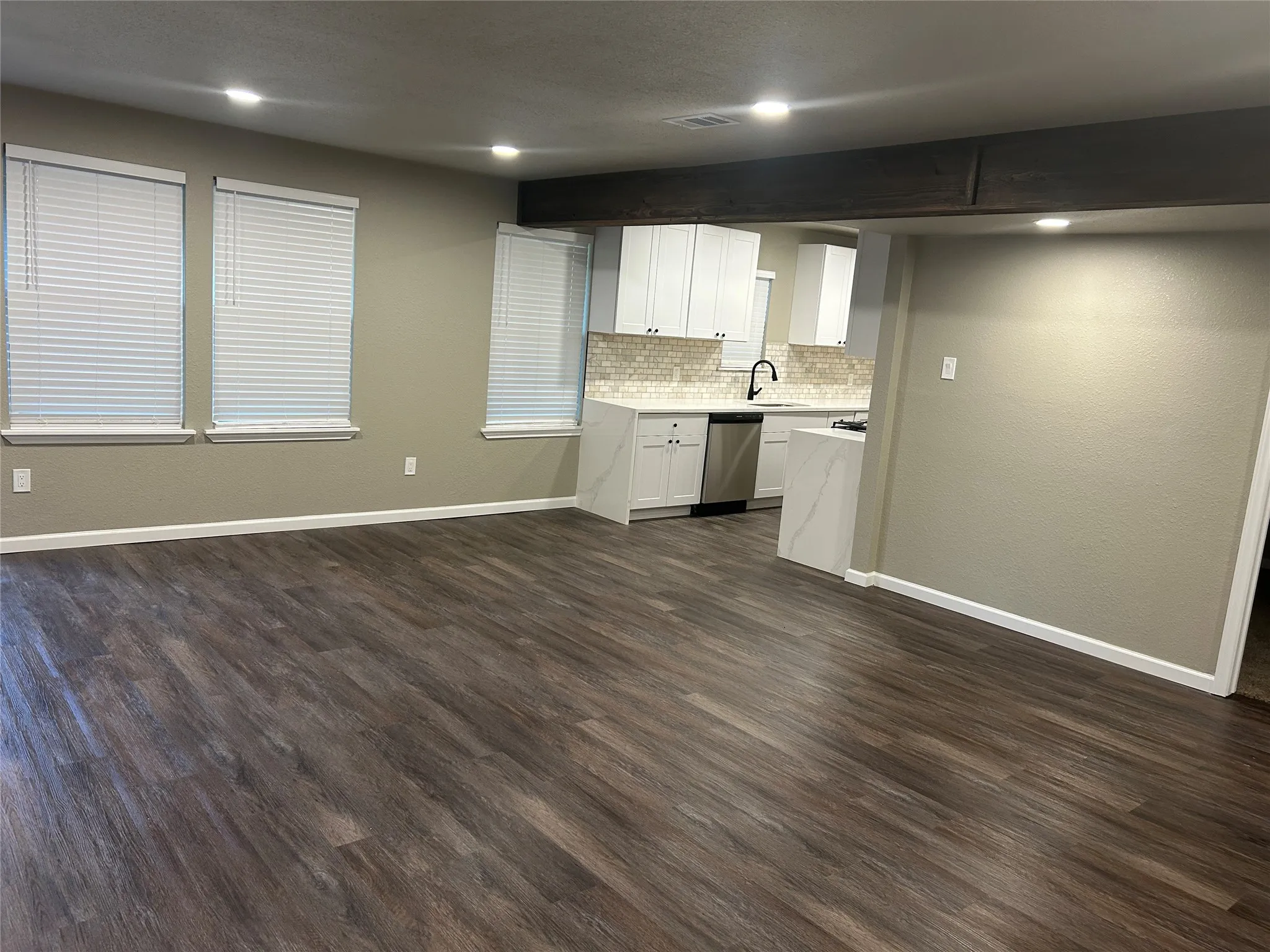 Single Family Residence For Sale in Dallas County , 10312 Desdemona Drive, Dallas, Texas 75228, 4 Bedroom, 3 Bathroom, Garage spaces, 1,800 Sqft, built in 1952, mls#21354731, Real Estate Agent in Dallas, Homes For Sale in Dallas county, Homes For Sale in Dallas, Realtor in Dallas Texas, Real Estate Brokerage Independent Realty Texas, Luminita Cordes Realtor