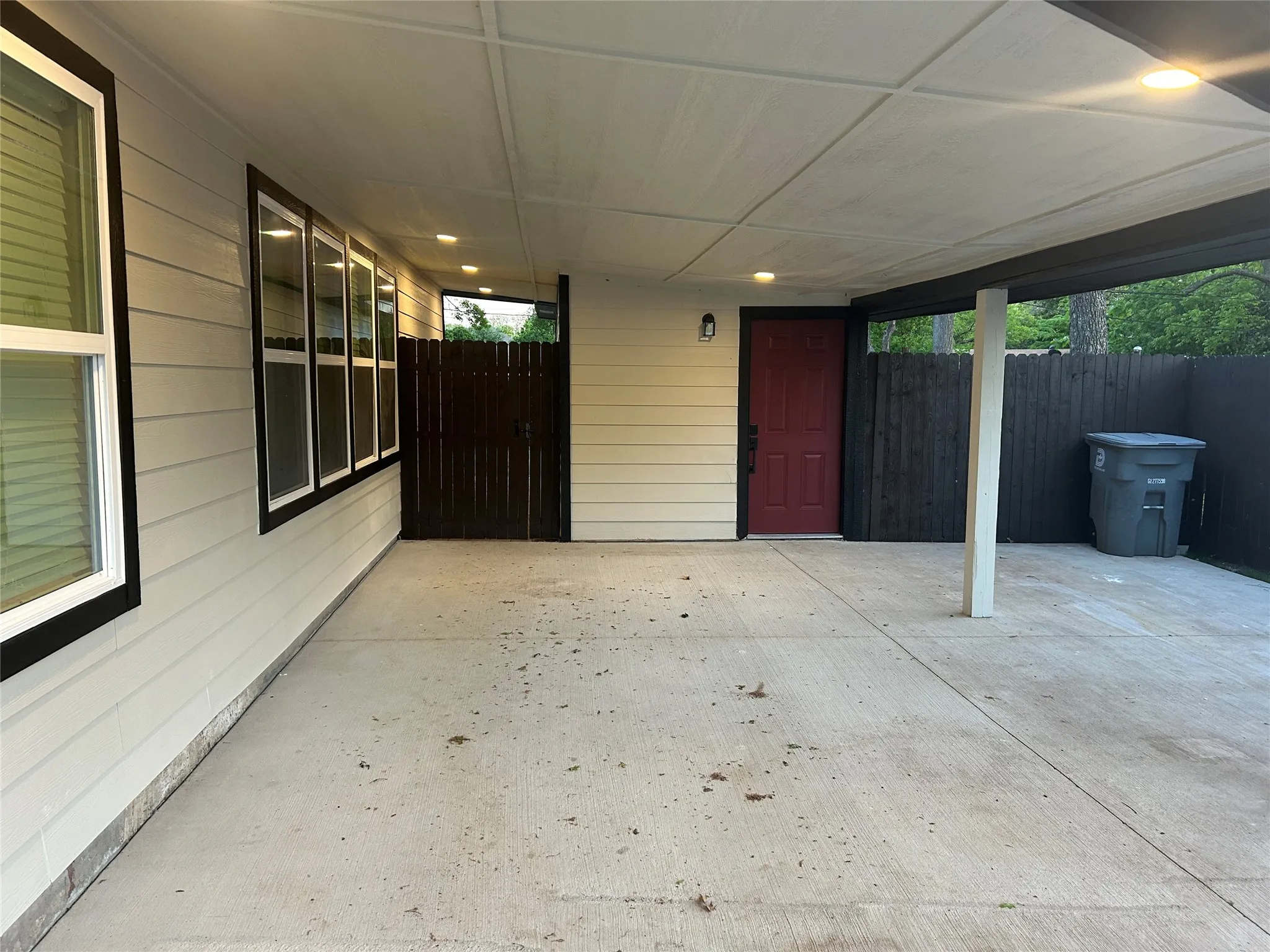 Single Family Residence For Sale in Dallas County , 10312 Desdemona Drive, Dallas, Texas 75228, 4 Bedroom, 3 Bathroom, Garage spaces, 1,800 Sqft, built in 1952, mls#21354731, Real Estate Agent in Dallas, Homes For Sale in Dallas county, Homes For Sale in Dallas, Realtor in Dallas Texas, Real Estate Brokerage Independent Realty Texas, Luminita Cordes Realtor