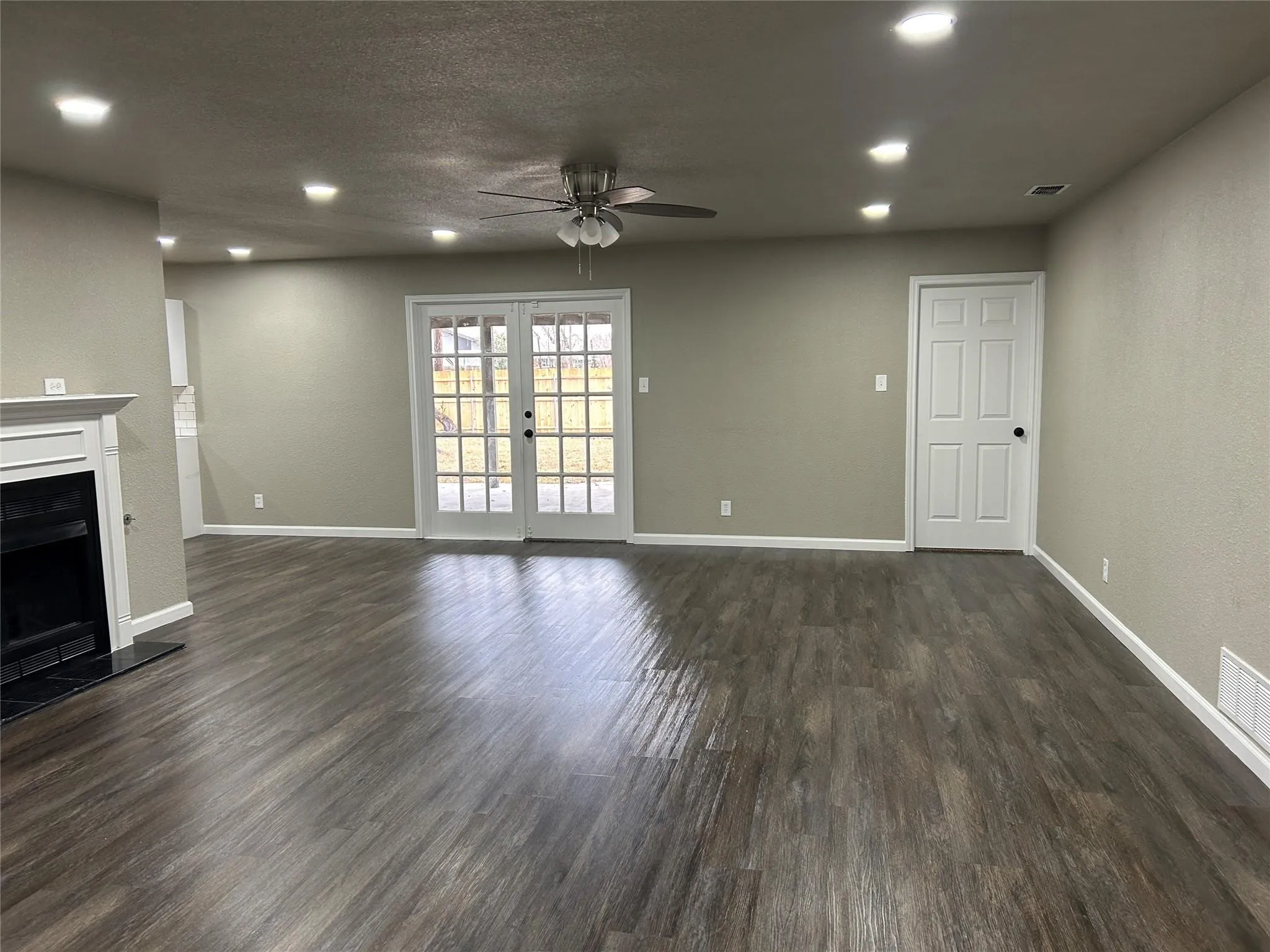 Single Family Residence For Sale in Dallas County , 220 N Bernice Drive, Garland, Texas 75042, 4 Bedroom, 2 Bathroom, Garage spaces, 1,950 Sqft, built in 1963, mls#21354733, Real Estate Agent in Garland, Homes For Sale in Dallas county, Homes For Sale in Garland, Realtor in Garland Texas, Real Estate Brokerage Independent Realty Texas, Luminita Cordes Realtor