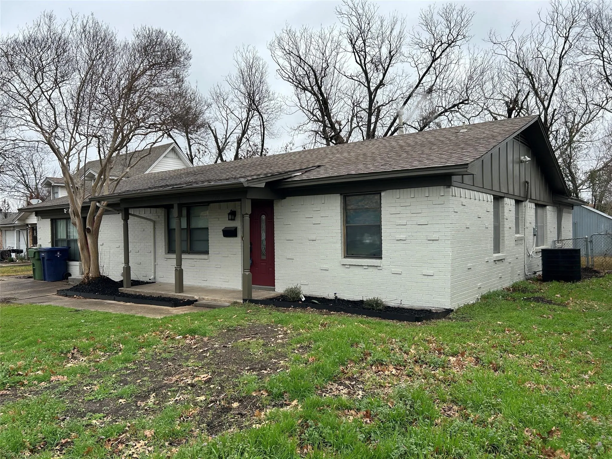Single Family Residence For Sale in Dallas County , 220 N Bernice Drive, Garland, Texas 75042, 4 Bedroom, 2 Bathroom, Garage spaces, 1,950 Sqft, built in 1963, mls#21354733, Real Estate Agent in Garland, Homes For Sale in Dallas county, Homes For Sale in Garland, Realtor in Garland Texas, Real Estate Brokerage Independent Realty Texas, Luminita Cordes Realtor