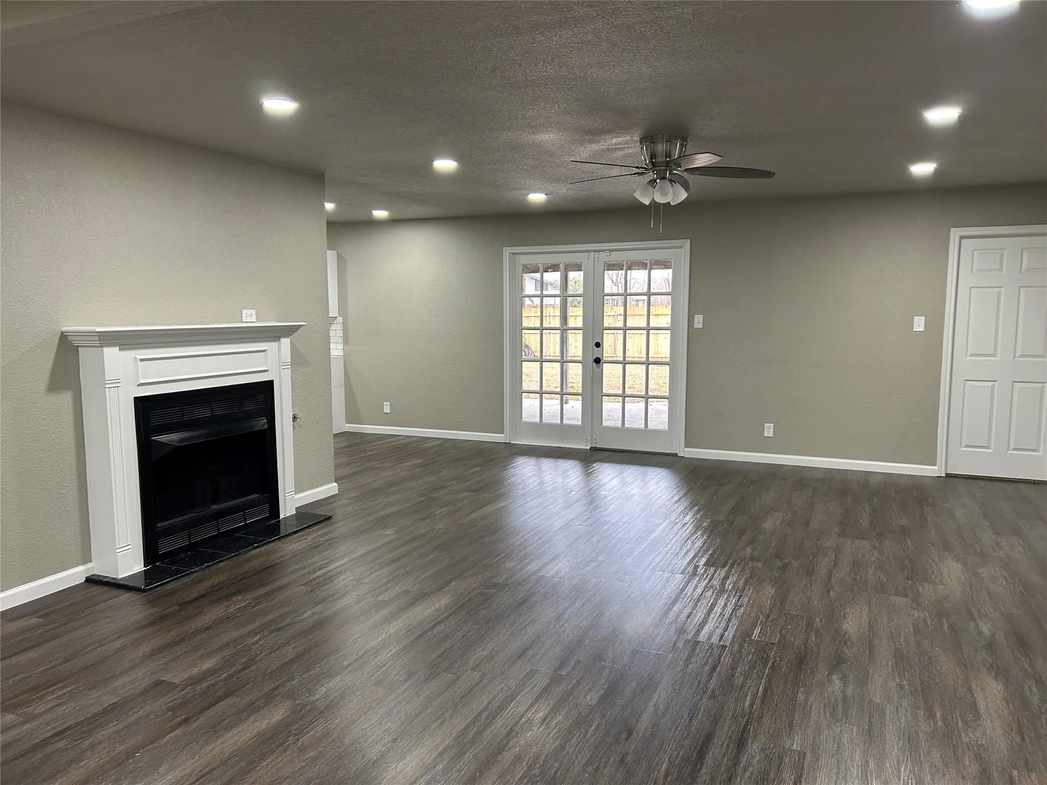 Single Family Residence For Sale in Dallas County , 220 N Bernice Drive, Garland, Texas 75042, 4 Bedroom, 2 Bathroom, Garage spaces, 1,950 Sqft, built in 1963, mls#21354733, Real Estate Agent in Garland, Homes For Sale in Dallas county, Homes For Sale in Garland, Realtor in Garland Texas, Real Estate Brokerage Independent Realty Texas, Luminita Cordes Realtor