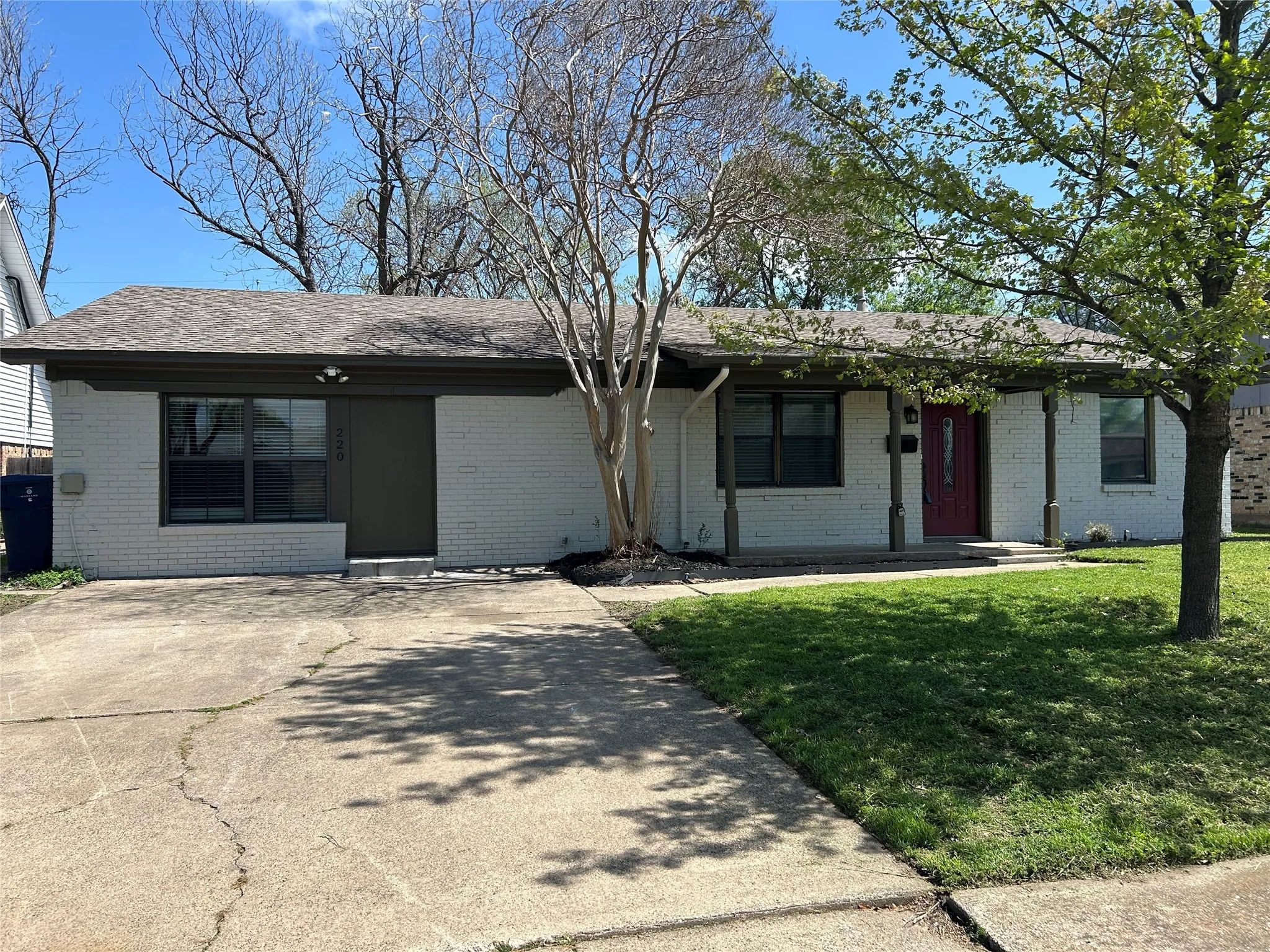 Single Family Residence For Sale in Dallas County , 220 N Bernice Drive, Garland, Texas 75042, 4 Bedroom, 2 Bathroom, Garage spaces, 1,950 Sqft, built in 1963, mls#21354733, Real Estate Agent in Garland, Homes For Sale in Dallas county, Homes For Sale in Garland, Realtor in Garland Texas, Real Estate Brokerage Independent Realty Texas, Luminita Cordes Realtor