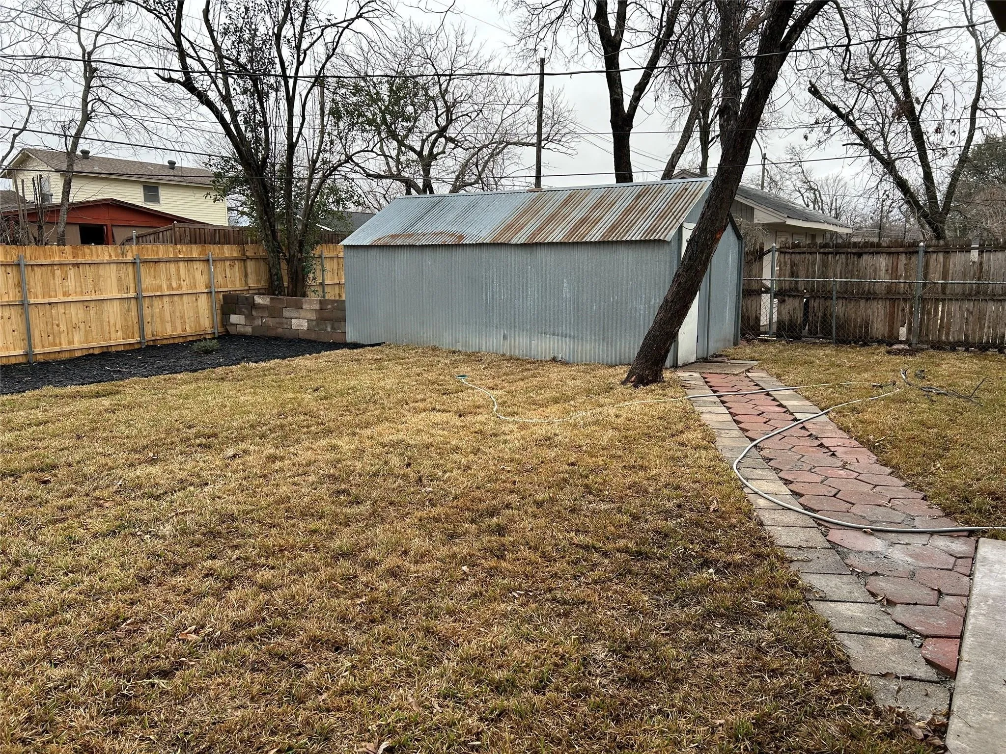 Single Family Residence For Sale in Dallas County , 220 N Bernice Drive, Garland, Texas 75042, 4 Bedroom, 2 Bathroom, Garage spaces, 1,950 Sqft, built in 1963, mls#21354733, Real Estate Agent in Garland, Homes For Sale in Dallas county, Homes For Sale in Garland, Realtor in Garland Texas, Real Estate Brokerage Independent Realty Texas, Luminita Cordes Realtor