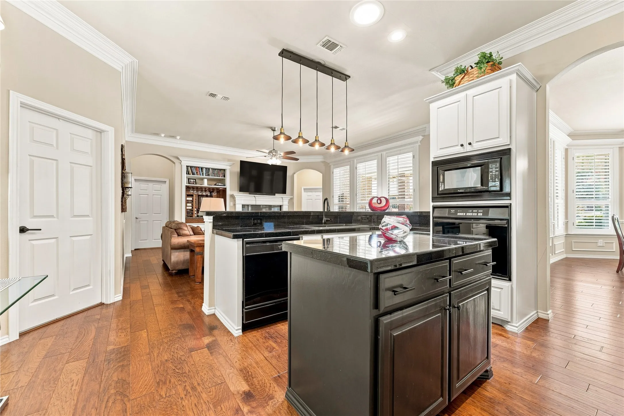 Single Family Residence For Sale in Collin County , 628 Scenic Ranch Circle, Fairview, Texas 75069, 2 Bedroom, 2 Bathroom, 2 Garage spaces, 1,925 Sqft, built in 2003, mls#21354616, Real Estate Agent in Fairview, Homes For Sale in Collin county, Homes For Sale in Fairview, Realtor in Fairview Texas, Real Estate Brokerage Independent Realty Texas, Luminita Cordes Realtor