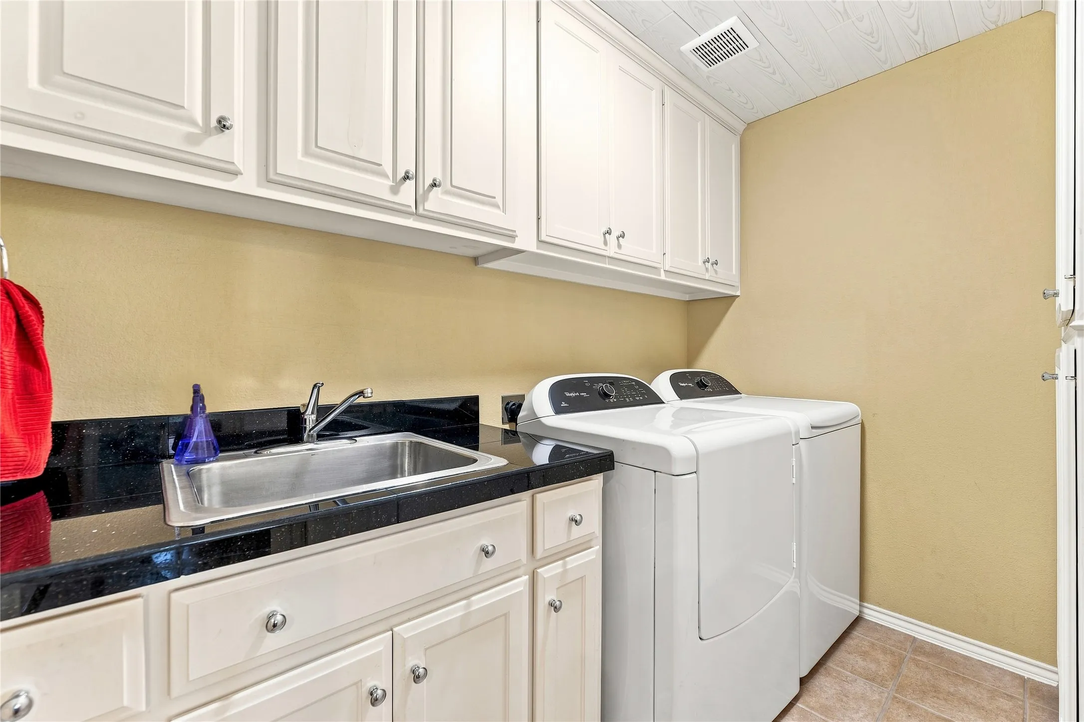 Single Family Residence For Sale in Collin County , 628 Scenic Ranch Circle, Fairview, Texas 75069, 2 Bedroom, 2 Bathroom, 2 Garage spaces, 1,925 Sqft, built in 2003, mls#21354616, Real Estate Agent in Fairview, Homes For Sale in Collin county, Homes For Sale in Fairview, Realtor in Fairview Texas, Real Estate Brokerage Independent Realty Texas, Luminita Cordes Realtor