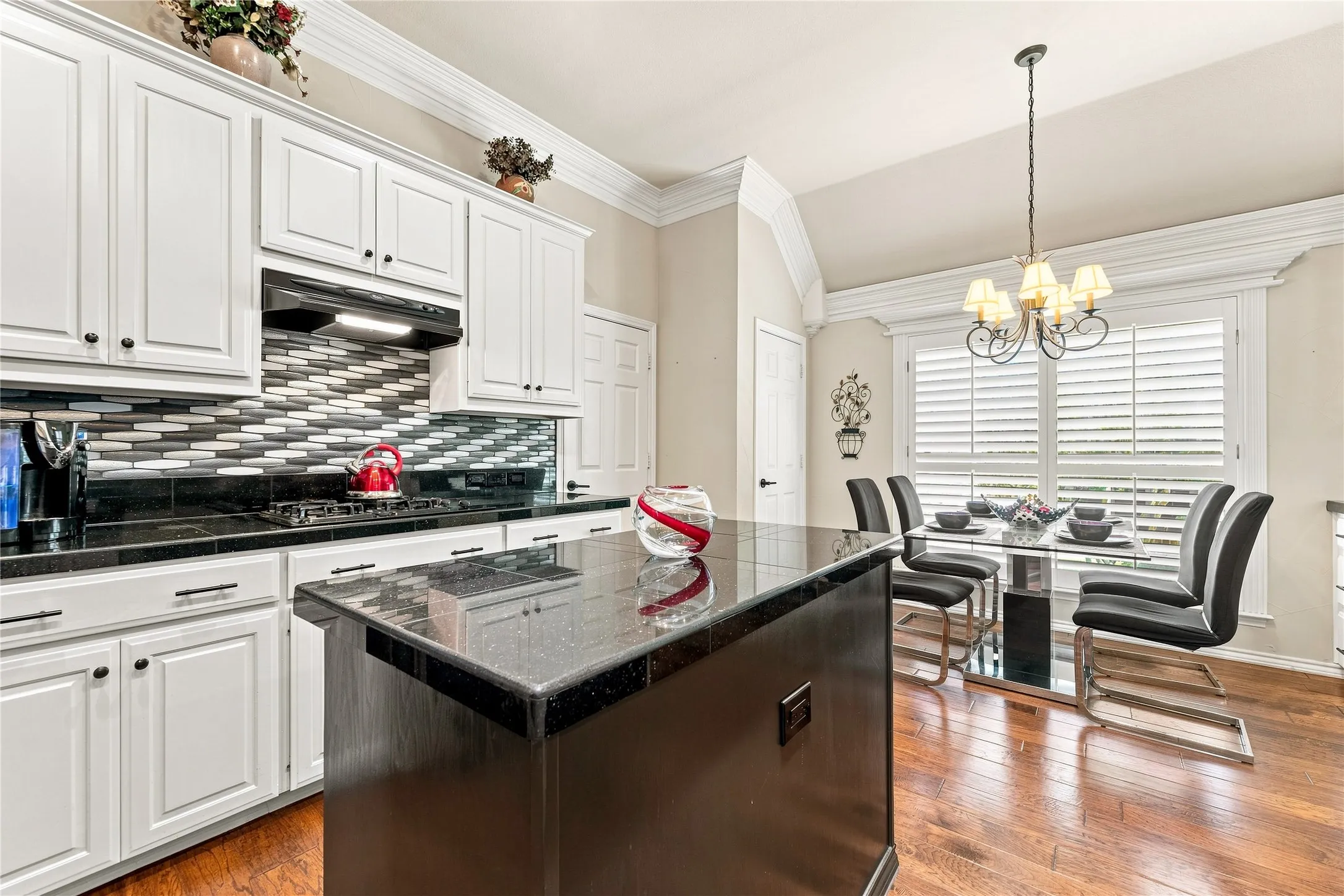 Single Family Residence For Sale in Collin County , 628 Scenic Ranch Circle, Fairview, Texas 75069, 2 Bedroom, 2 Bathroom, 2 Garage spaces, 1,925 Sqft, built in 2003, mls#21354616, Real Estate Agent in Fairview, Homes For Sale in Collin county, Homes For Sale in Fairview, Realtor in Fairview Texas, Real Estate Brokerage Independent Realty Texas, Luminita Cordes Realtor