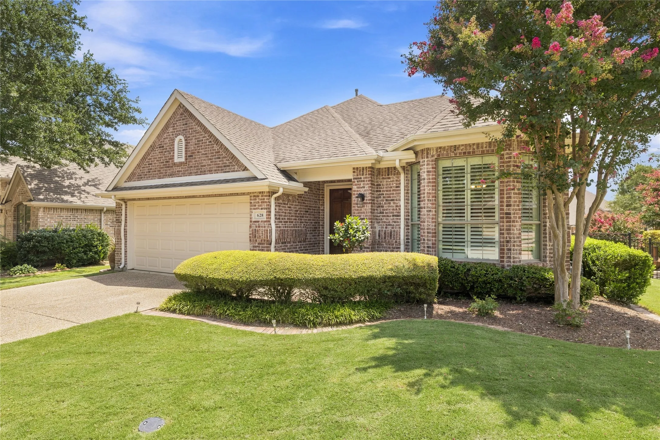 Single Family Residence For Sale in Collin County , 628 Scenic Ranch Circle, Fairview, Texas 75069, 2 Bedroom, 2 Bathroom, 2 Garage spaces, 1,925 Sqft, built in 2003, mls#21354616, Real Estate Agent in Fairview, Homes For Sale in Collin county, Homes For Sale in Fairview, Realtor in Fairview Texas, Real Estate Brokerage Independent Realty Texas, Luminita Cordes Realtor