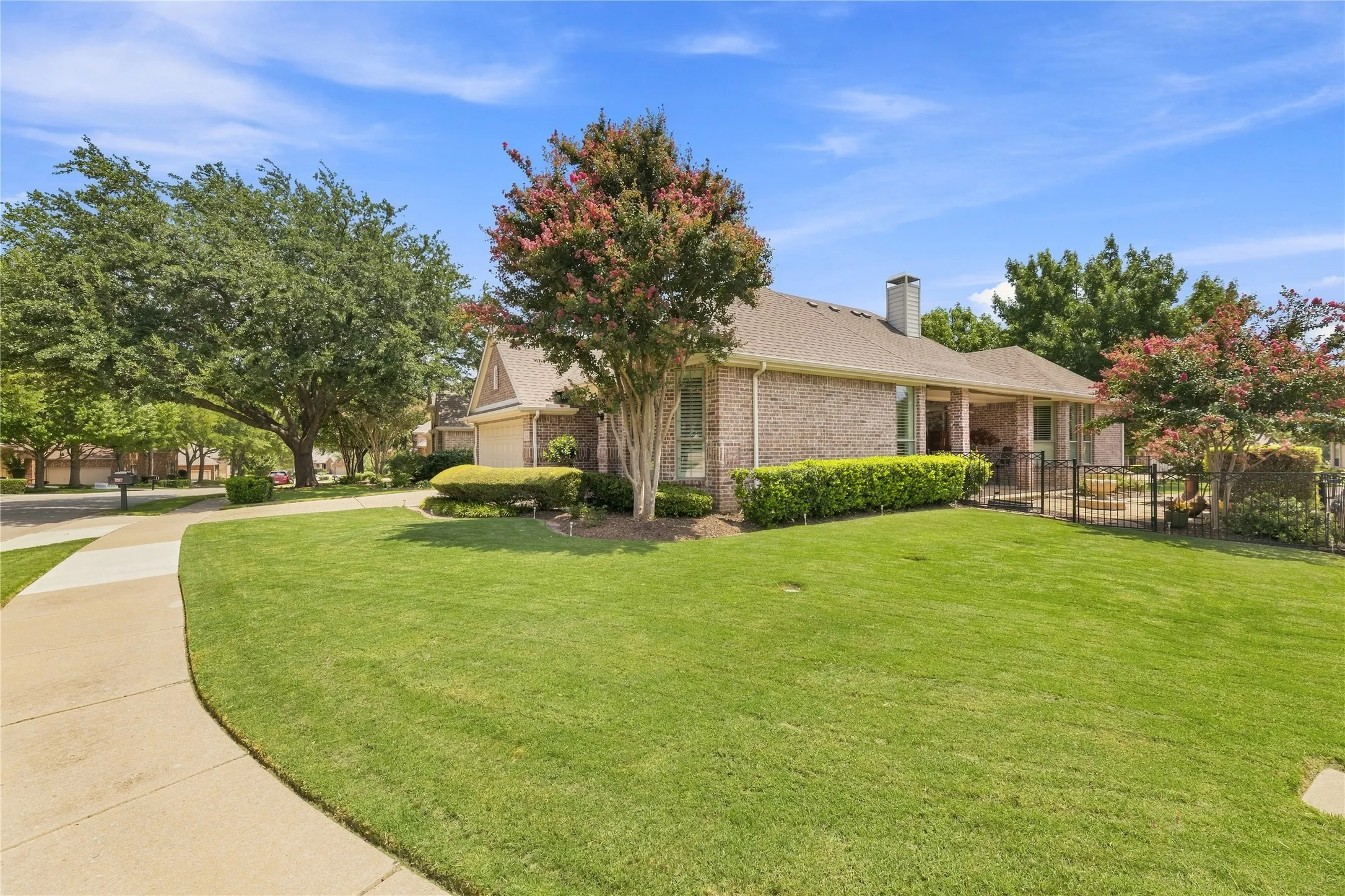 Single Family Residence For Sale in Collin County , 628 Scenic Ranch Circle, Fairview, Texas 75069, 2 Bedroom, 2 Bathroom, 2 Garage spaces, 1,925 Sqft, built in 2003, mls#21354616, Real Estate Agent in Fairview, Homes For Sale in Collin county, Homes For Sale in Fairview, Realtor in Fairview Texas, Real Estate Brokerage Independent Realty Texas, Luminita Cordes Realtor