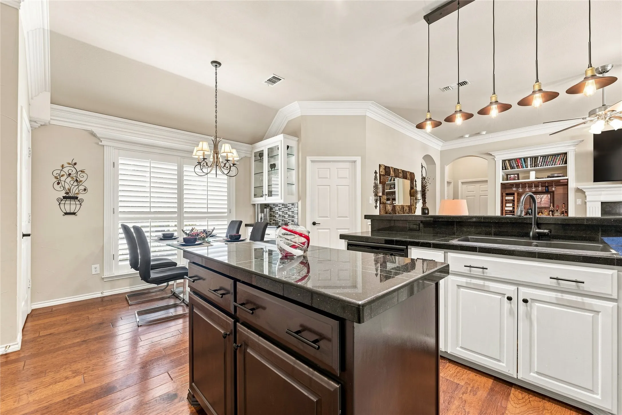 Single Family Residence For Sale in Collin County , 628 Scenic Ranch Circle, Fairview, Texas 75069, 2 Bedroom, 2 Bathroom, 2 Garage spaces, 1,925 Sqft, built in 2003, mls#21354616, Real Estate Agent in Fairview, Homes For Sale in Collin county, Homes For Sale in Fairview, Realtor in Fairview Texas, Real Estate Brokerage Independent Realty Texas, Luminita Cordes Realtor