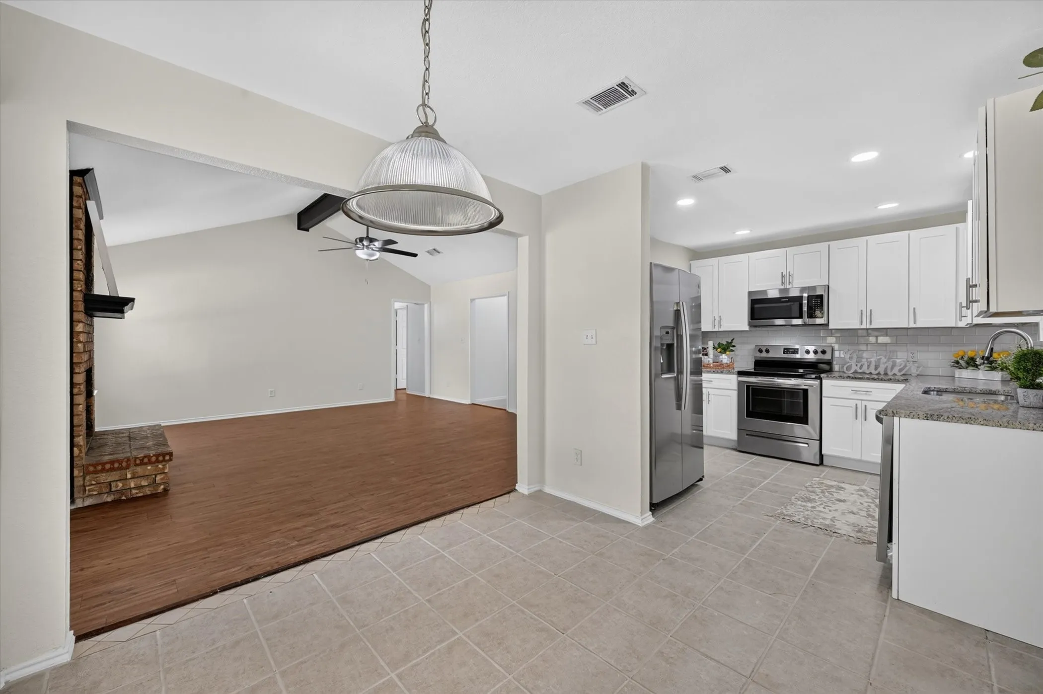 Single Family Residence For Sale in Tarrant County , 7717 Dove Court, Watauga, Texas 76148, 3 Bedroom, 2 Bathroom, 2 Garage spaces, 1,216 Sqft, built in 1983, mls#21347872, Real Estate Agent in Watauga, Homes For Sale in Tarrant county, Homes For Sale in Watauga, Realtor in Watauga Texas, Real Estate Brokerage Independent Realty Texas, Luminita Cordes Realtor