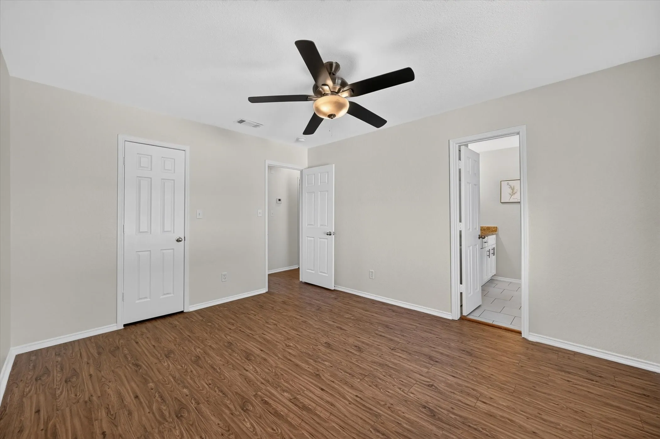 Single Family Residence For Sale in Tarrant County , 7717 Dove Court, Watauga, Texas 76148, 3 Bedroom, 2 Bathroom, 2 Garage spaces, 1,216 Sqft, built in 1983, mls#21347872, Real Estate Agent in Watauga, Homes For Sale in Tarrant county, Homes For Sale in Watauga, Realtor in Watauga Texas, Real Estate Brokerage Independent Realty Texas, Luminita Cordes Realtor