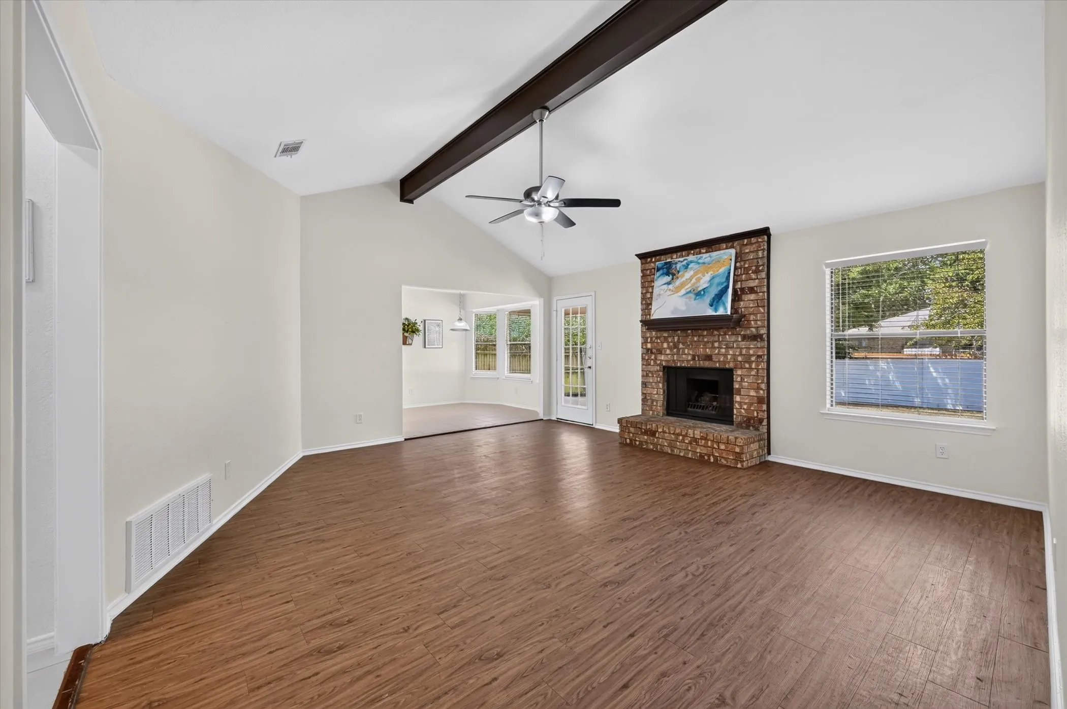Single Family Residence For Sale in Tarrant County , 7717 Dove Court, Watauga, Texas 76148, 3 Bedroom, 2 Bathroom, 2 Garage spaces, 1,216 Sqft, built in 1983, mls#21347872, Real Estate Agent in Watauga, Homes For Sale in Tarrant county, Homes For Sale in Watauga, Realtor in Watauga Texas, Real Estate Brokerage Independent Realty Texas, Luminita Cordes Realtor