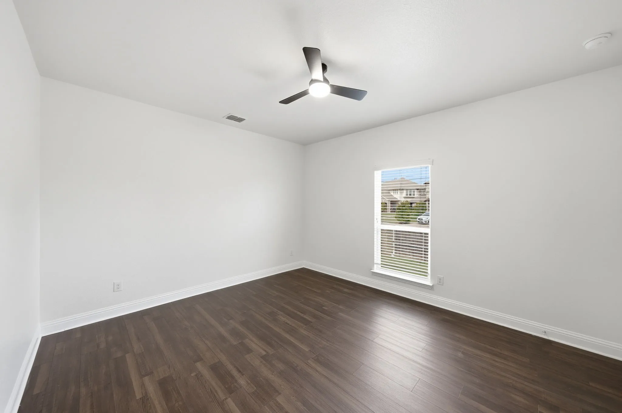 Single Family Residence For Rent in Collin County , 1824 Silvery Canoe Way, St Paul, Texas 75098, 7 Bedroom, 4 Bathroom, 2 Garage spaces, 4,273 Sqft, built in 2018, mls#21354707, Real Estate Agent in St Paul, Homes For Rent in Collin county, Homes For Rent in St Paul, Realtor in St Paul Texas, Real Estate Brokerage Independent Realty Texas, Luminita Cordes Realtor
