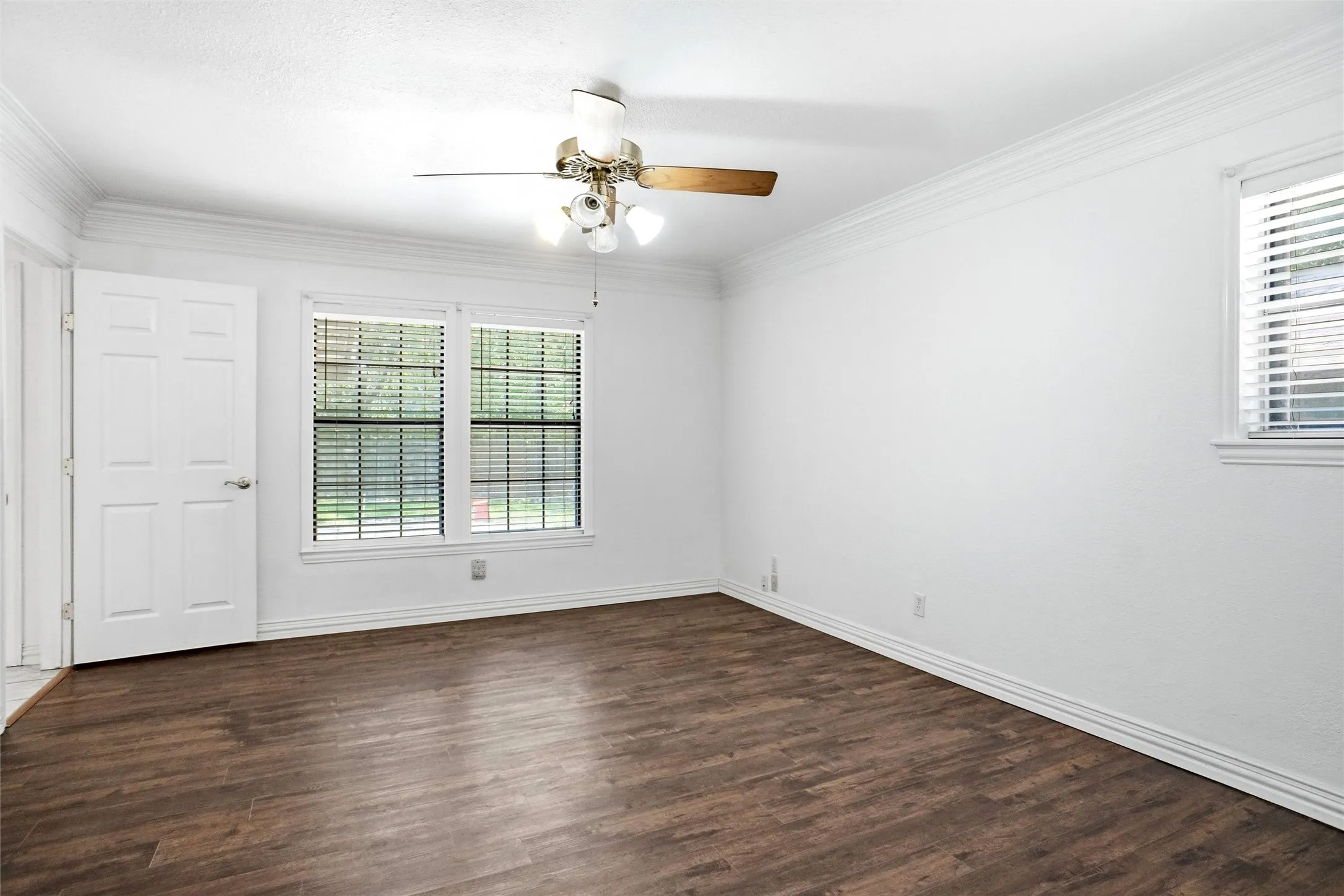 Single Family Residence For Rent in Tarrant County , 1812 Kynette Drive, Euless, Texas 76040, 3 Bedroom, 2 Bathroom, 2 Garage spaces, 1,609 Sqft, built in 1964, mls#21354510, Real Estate Agent in Euless, Homes For Rent in Tarrant county, Homes For Rent in Euless, Realtor in Euless Texas, Real Estate Brokerage Independent Realty Texas, Luminita Cordes Realtor